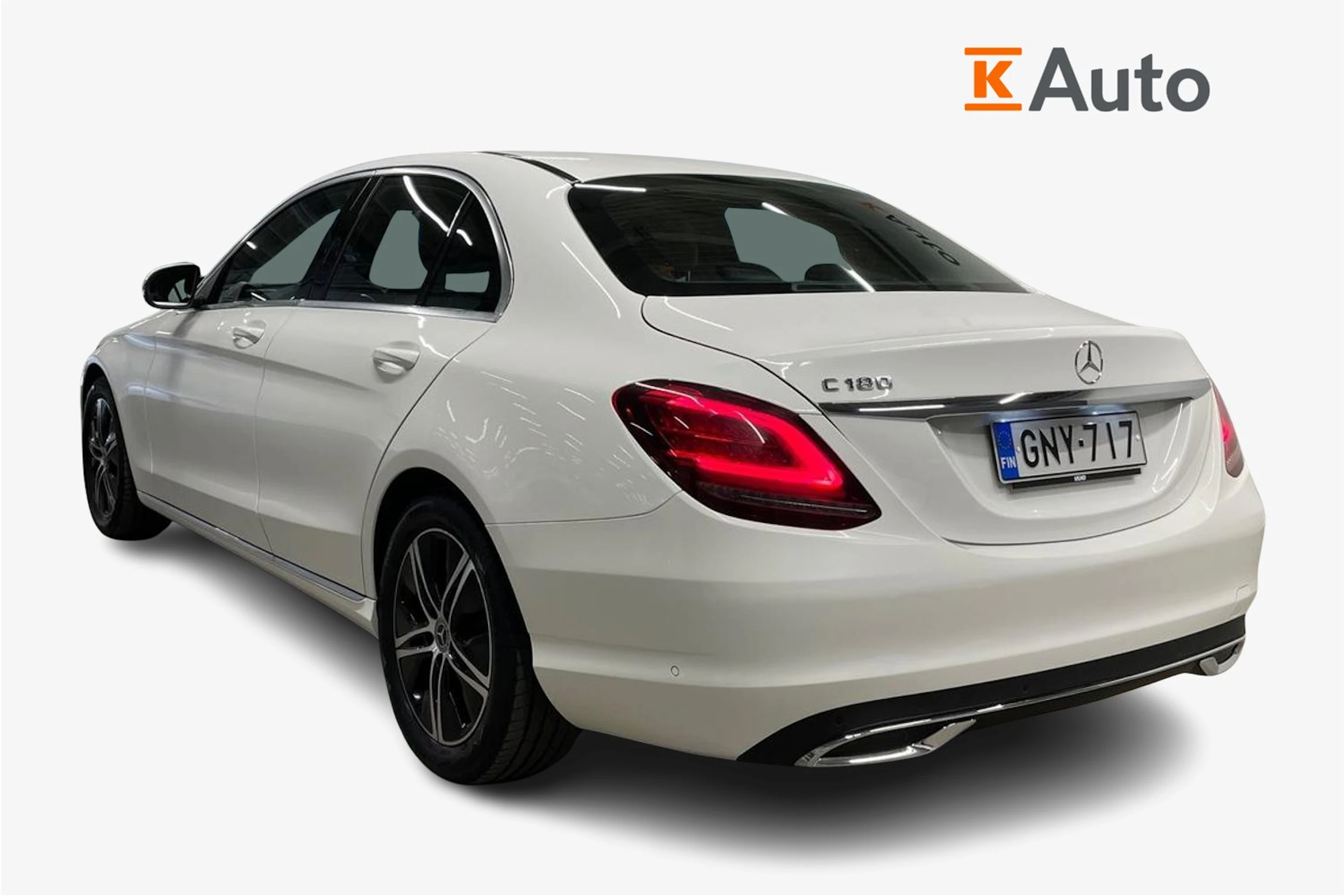 Valkoinen Mercedes-Benz C 2019 kuva 2.