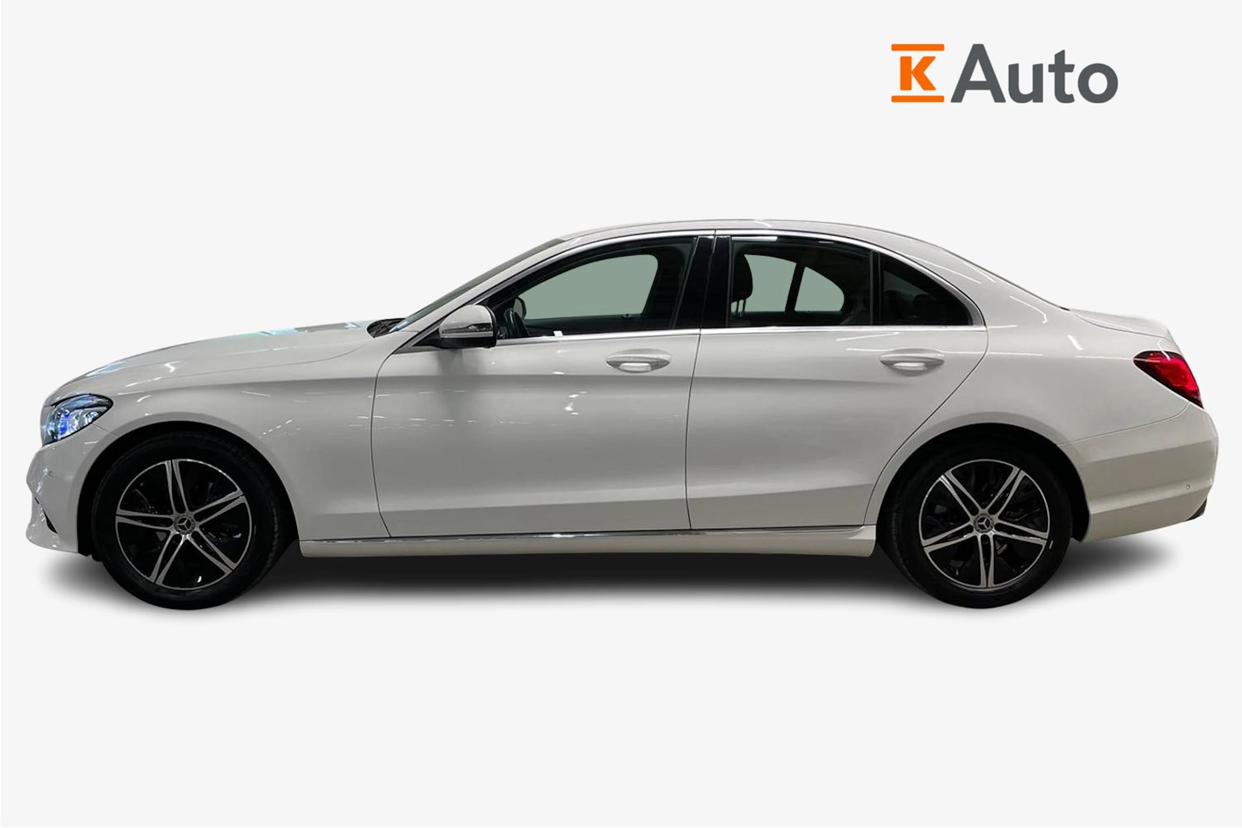 Valkoinen Mercedes-Benz C 2019 kuva 5.