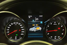 Valkoinen Mercedes-Benz C 2019 kuva 13.