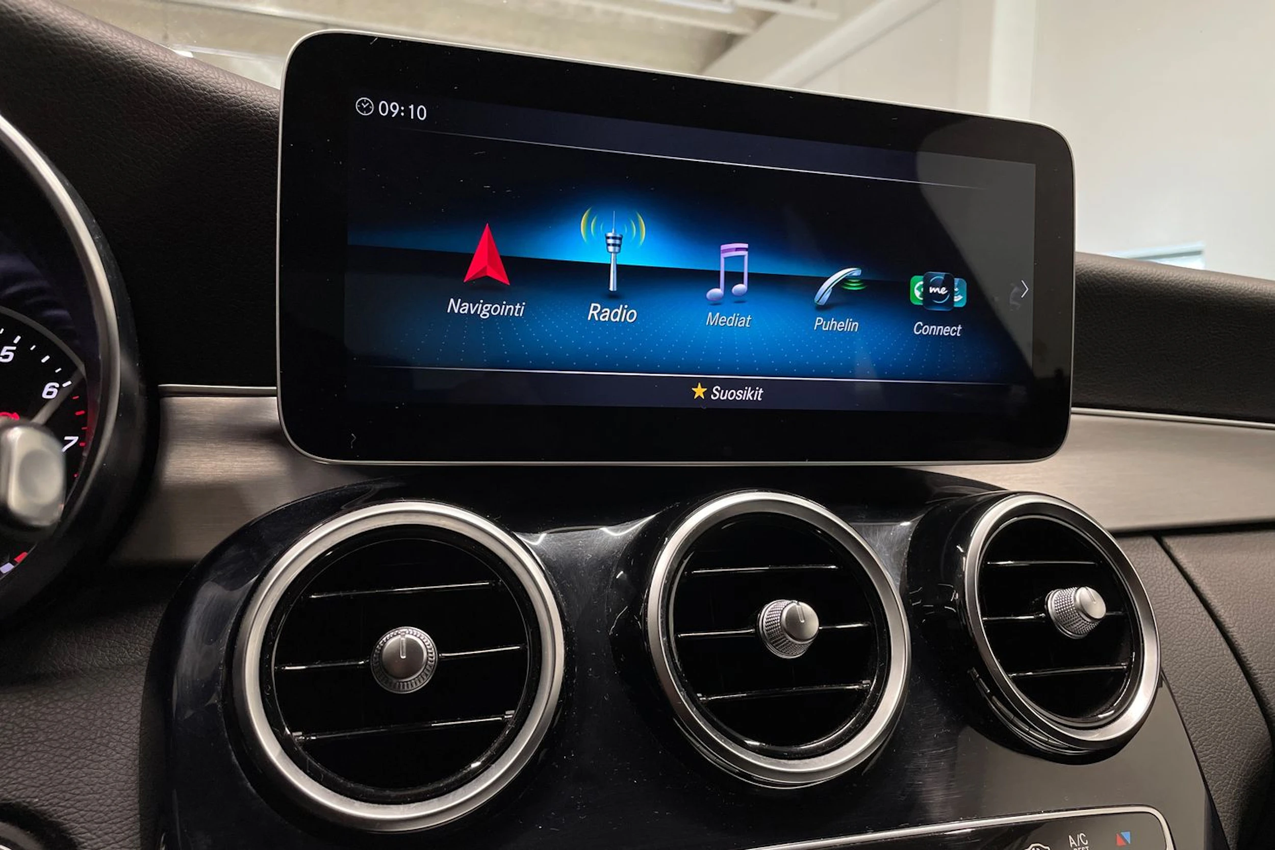 Valkoinen Mercedes-Benz C 2019 kuva 14.