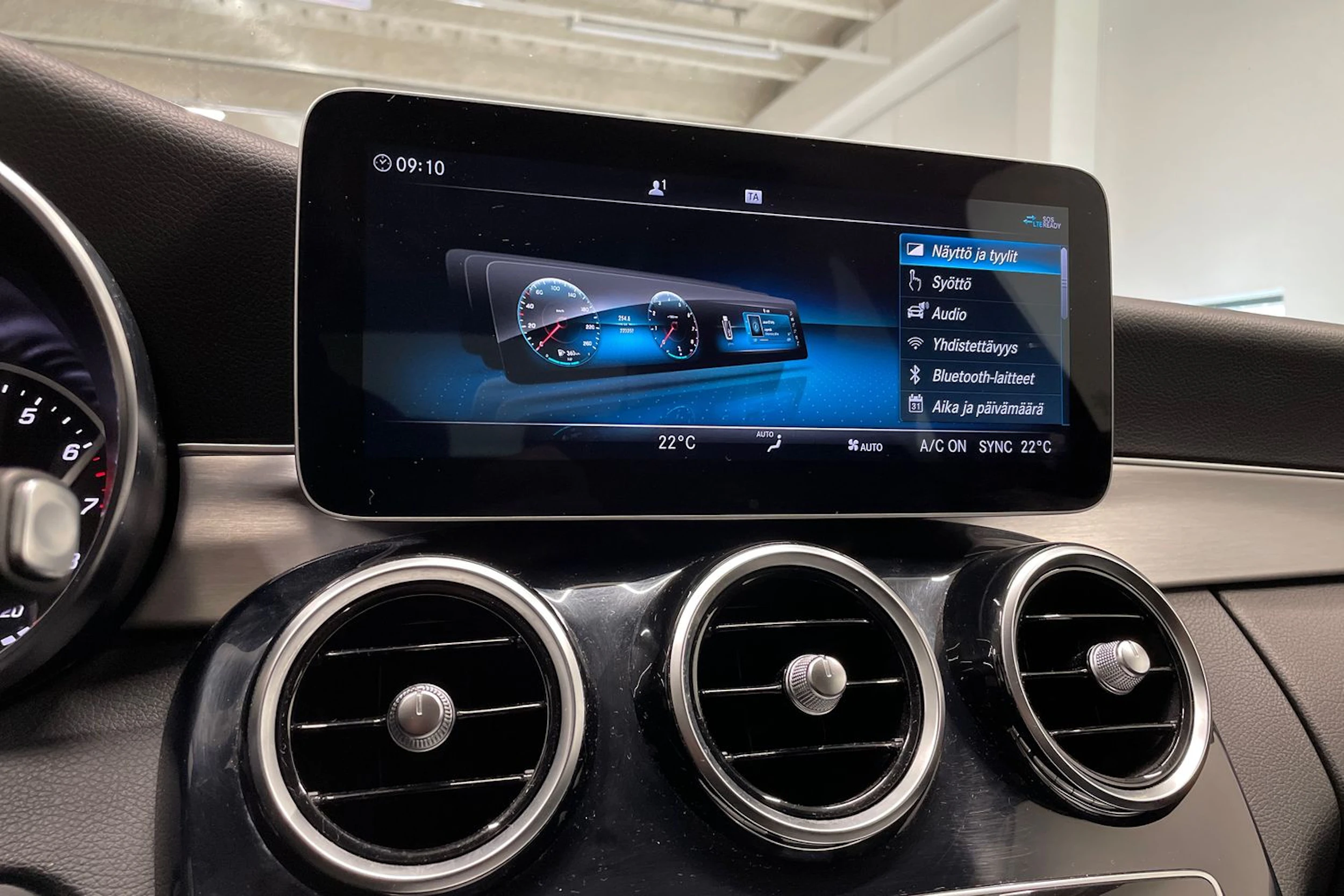 Valkoinen Mercedes-Benz C 2019 kuva 16.