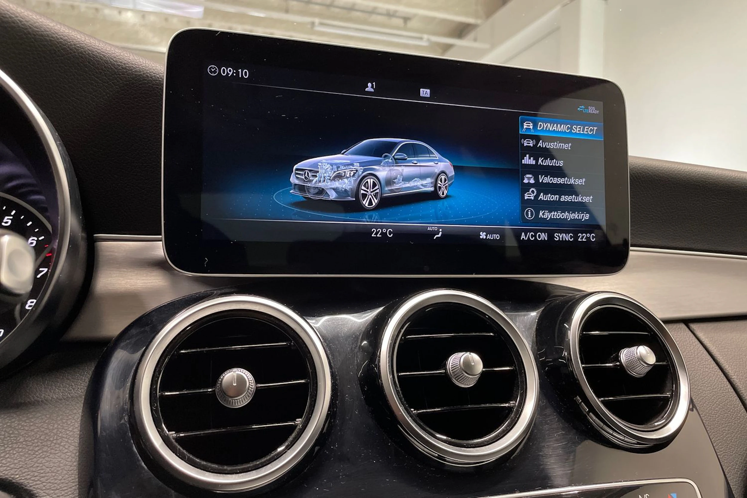 Valkoinen Mercedes-Benz C 2019 kuva 17.