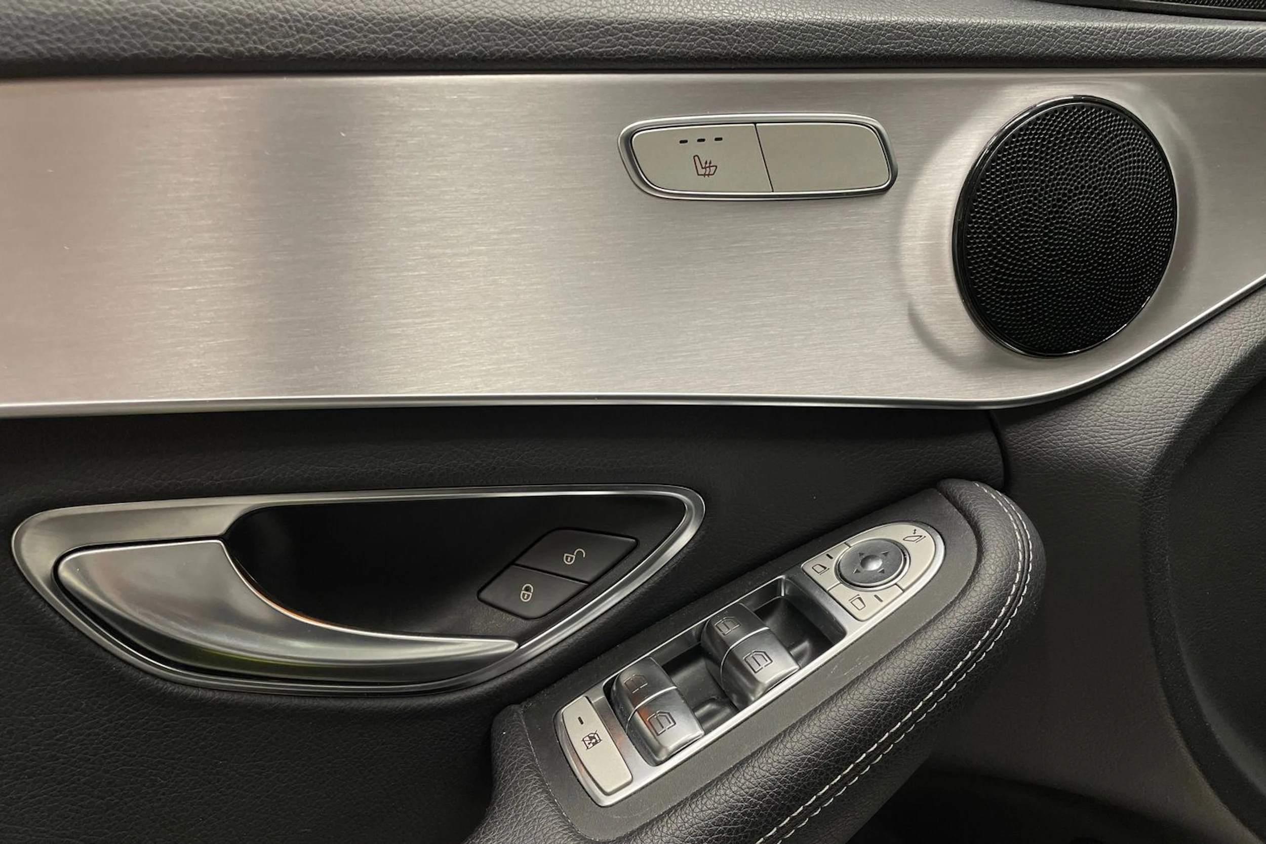 Valkoinen Mercedes-Benz C 2019 kuva 25.