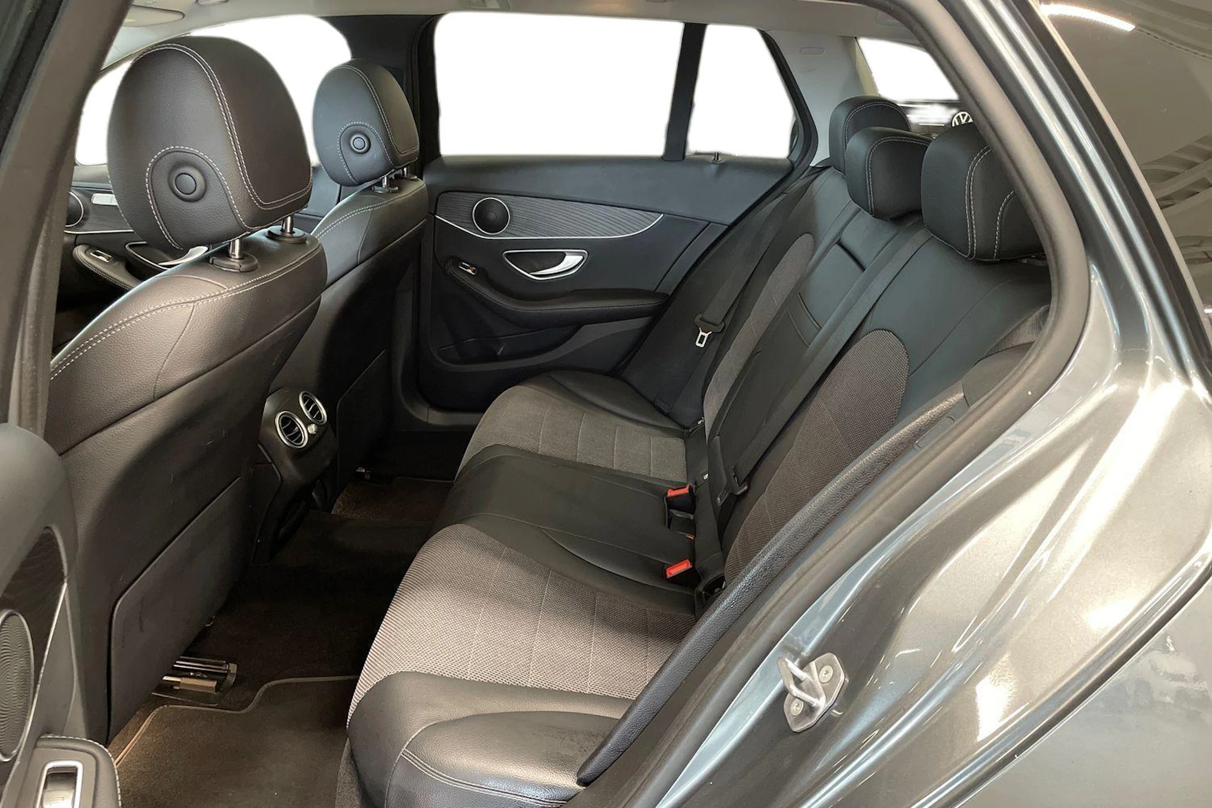 harmaa Mercedes-Benz C 2019 kuva 11.