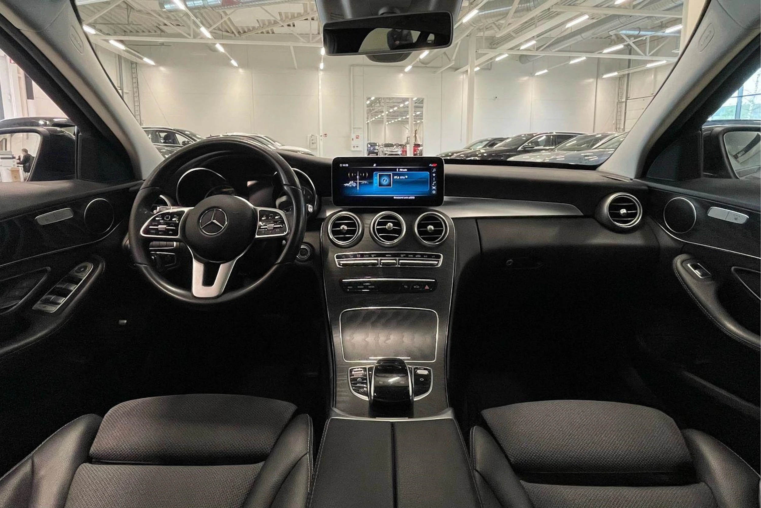 harmaa Mercedes-Benz C 2019 kuva 16.