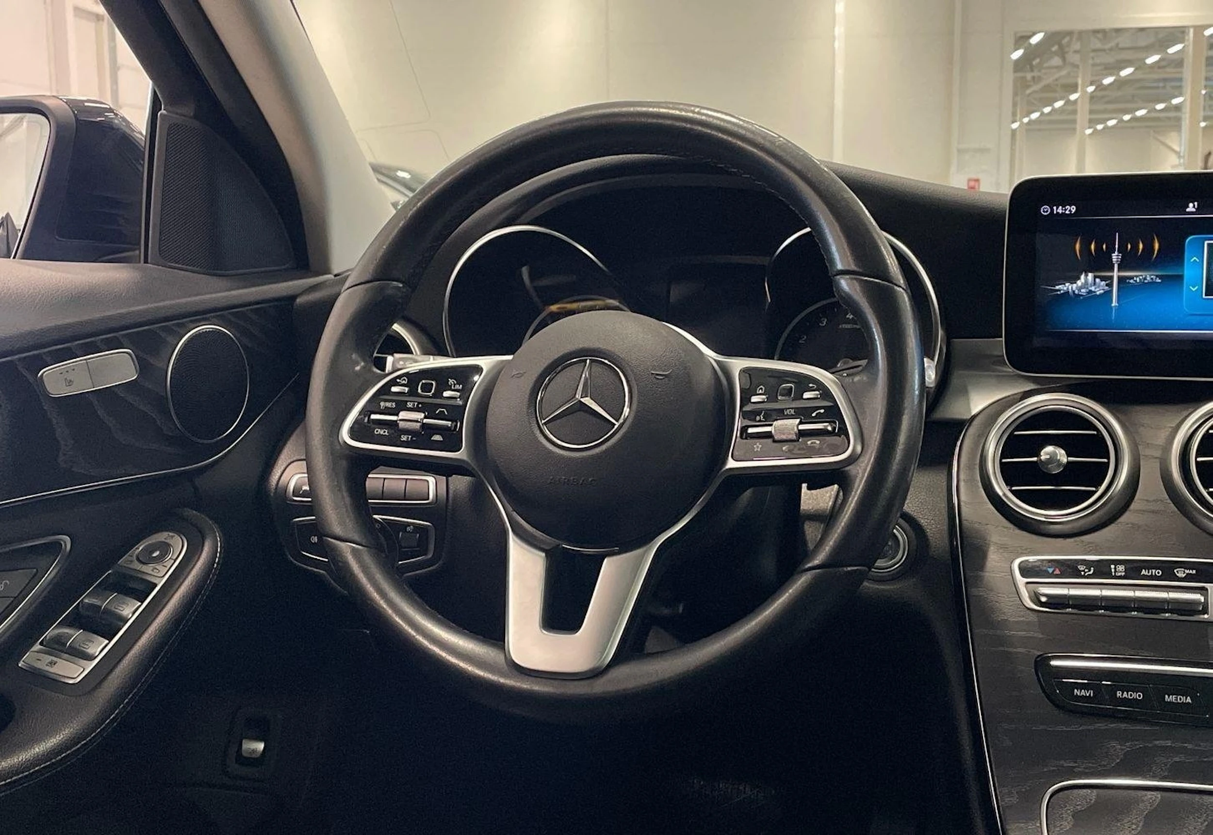 harmaa Mercedes-Benz C 2019 kuva 17.