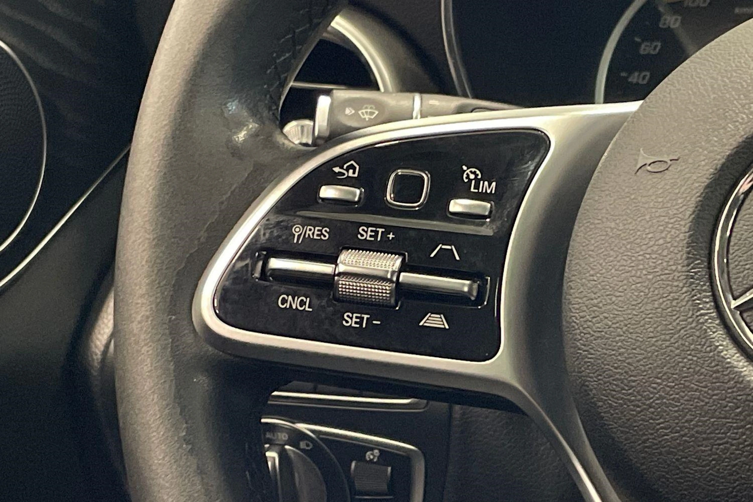 harmaa Mercedes-Benz C 2019 kuva 18.