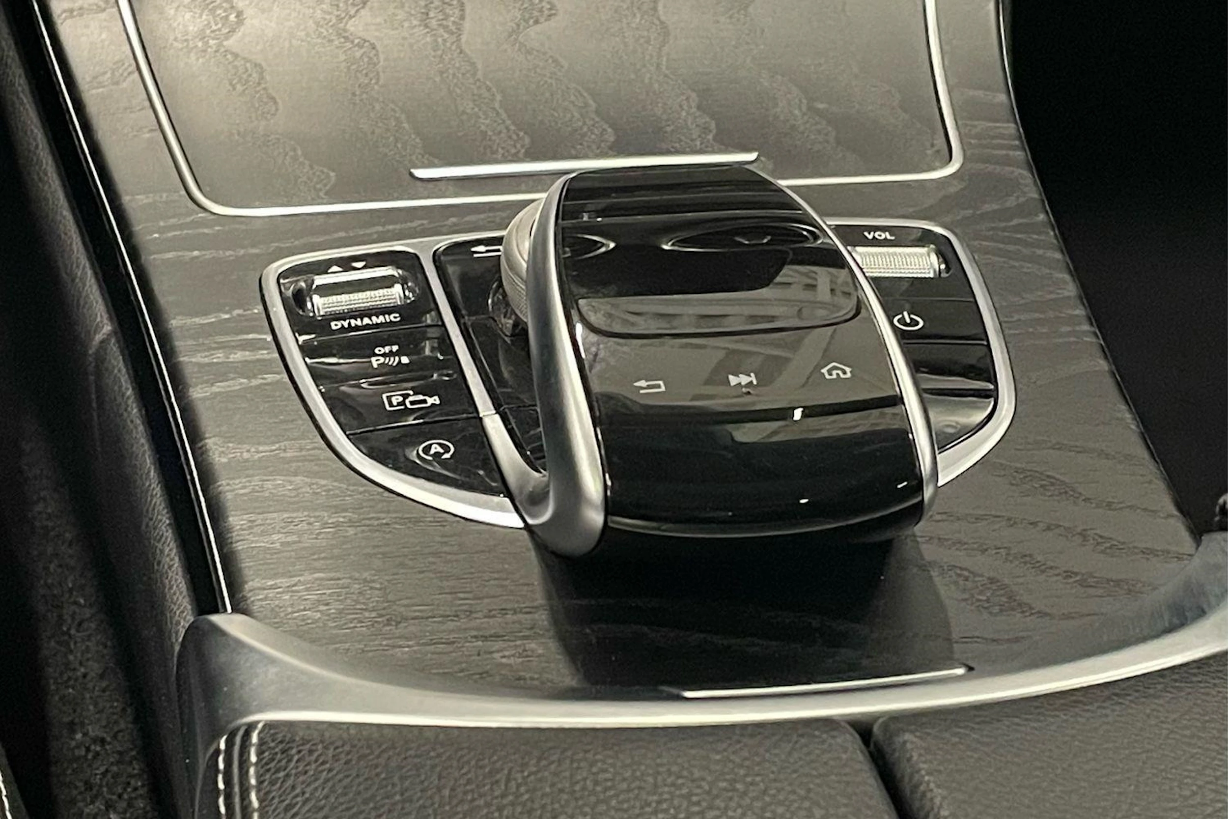 harmaa Mercedes-Benz C 2019 kuva 25.
