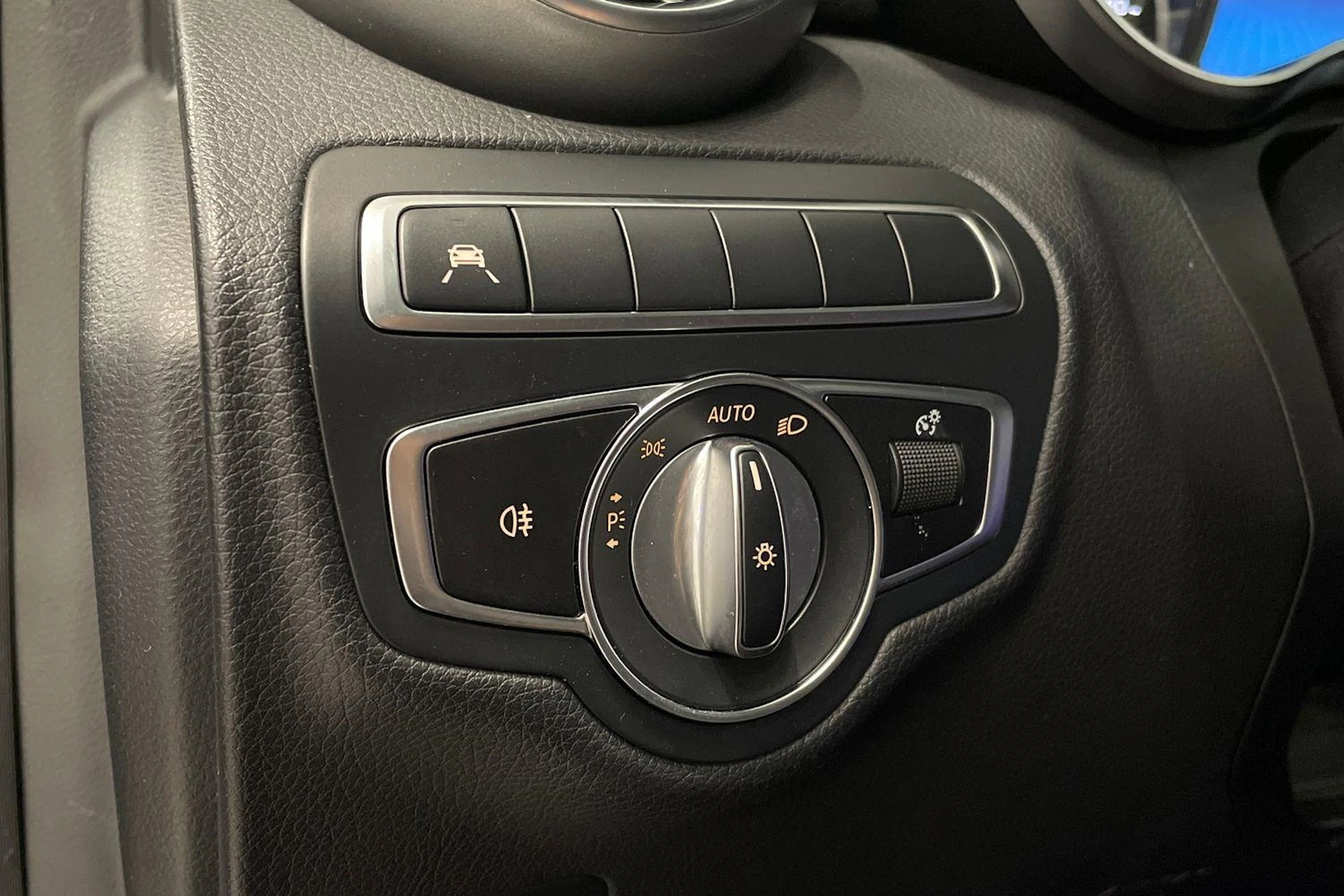 harmaa Mercedes-Benz C 2019 kuva 30.