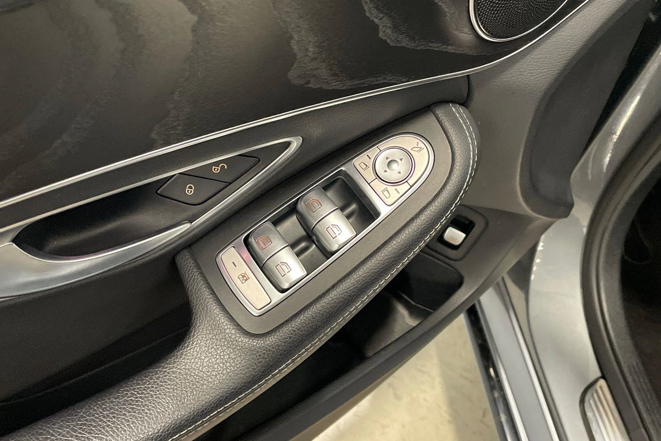 harmaa Mercedes-Benz C 2019 kuva 32.