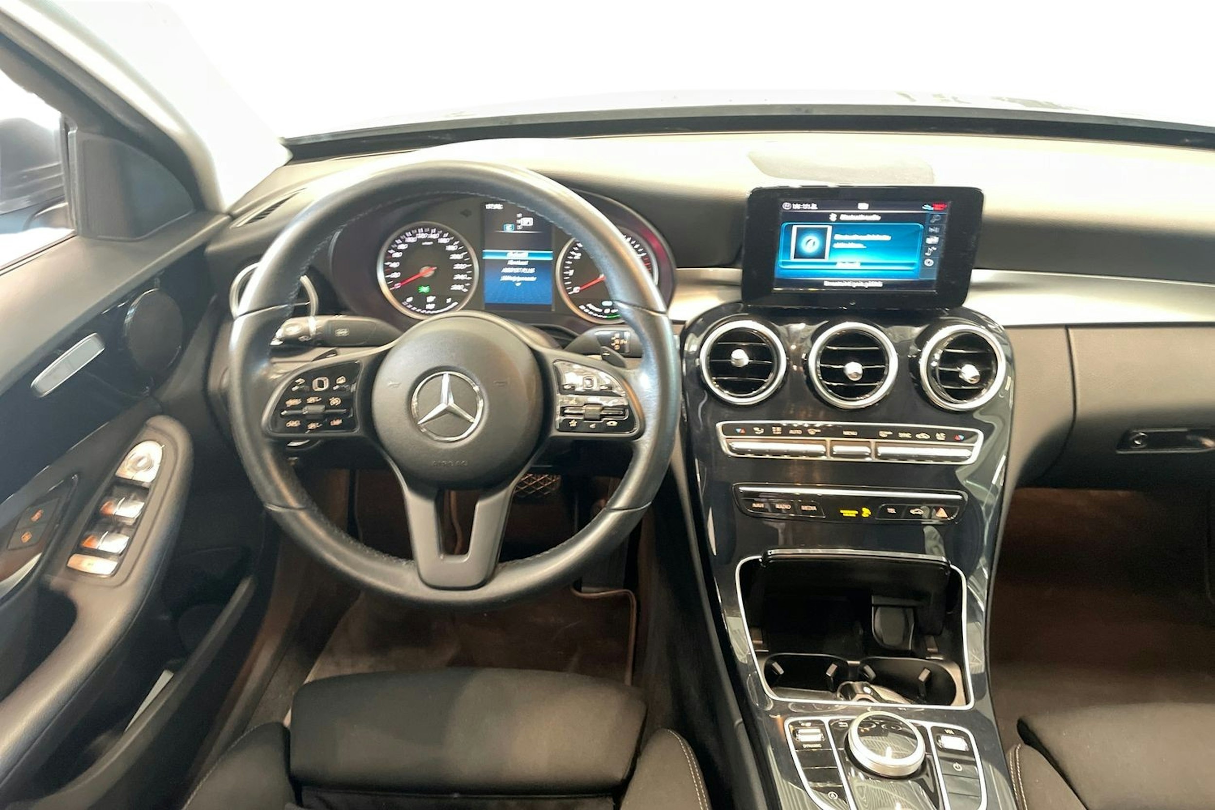 harmaa Mercedes-Benz C 2019 kuva 9.