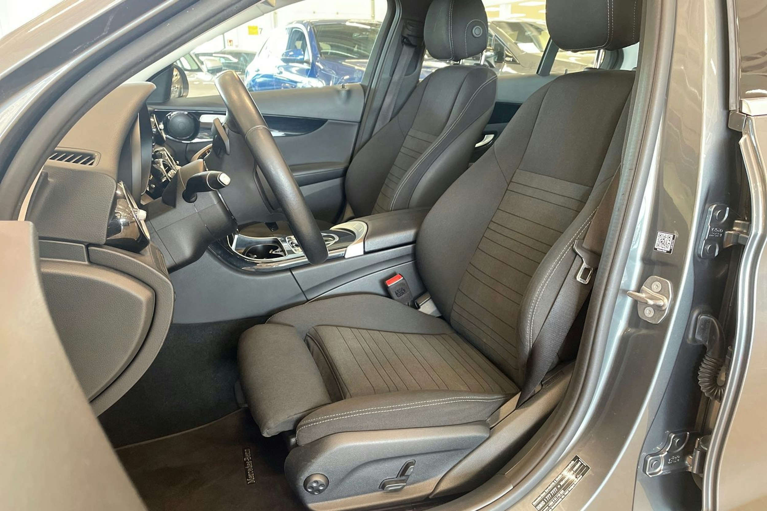 harmaa Mercedes-Benz C 2019 kuva 14.