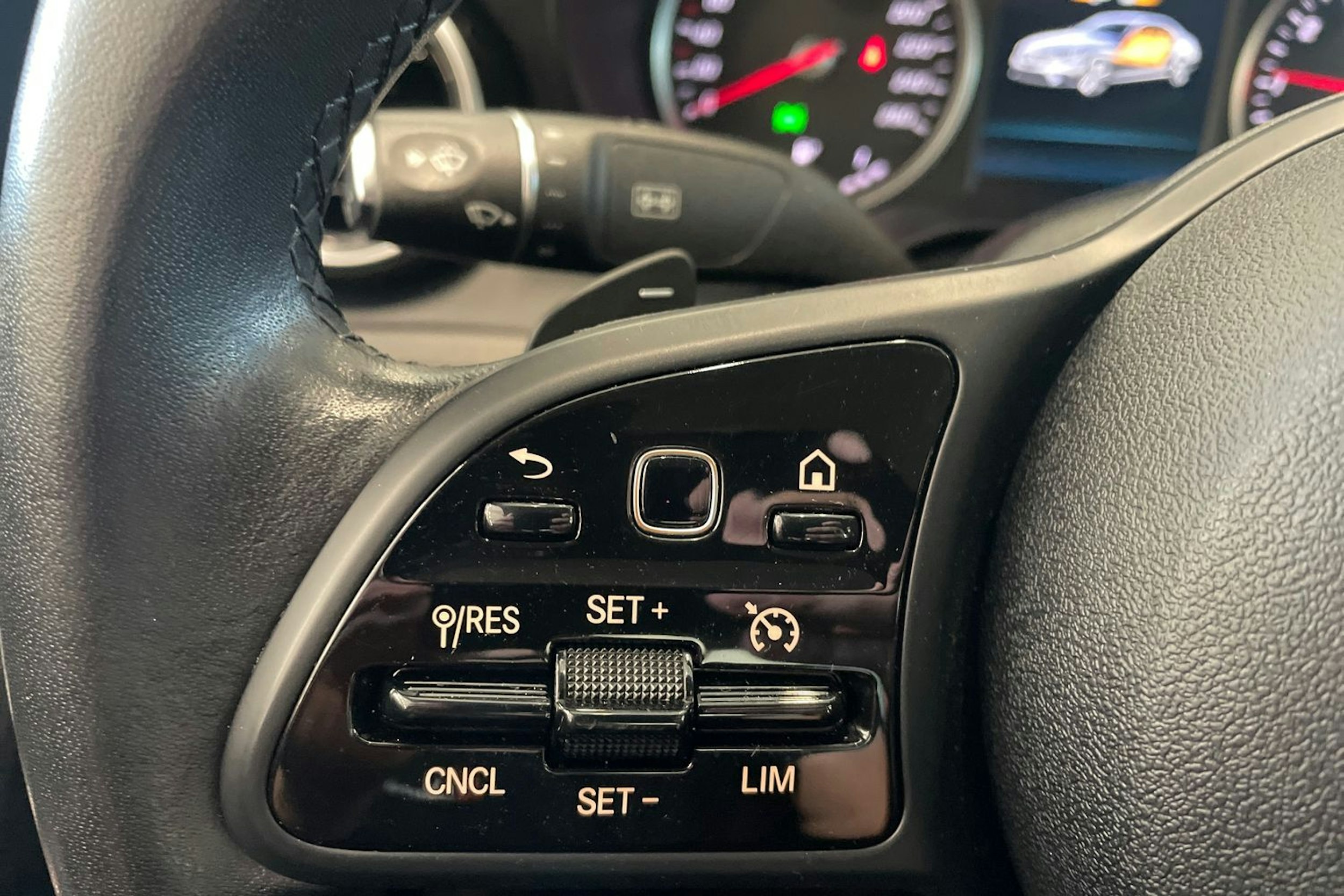 harmaa Mercedes-Benz C 2019 kuva 17.