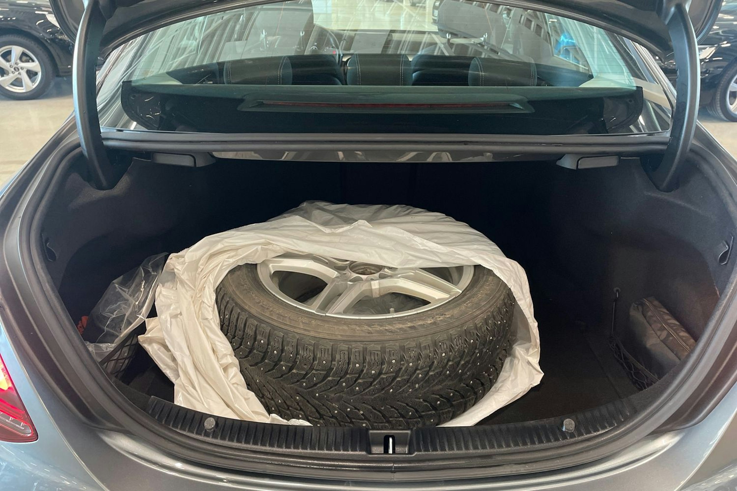 harmaa Mercedes-Benz C 2019 kuva 33.
