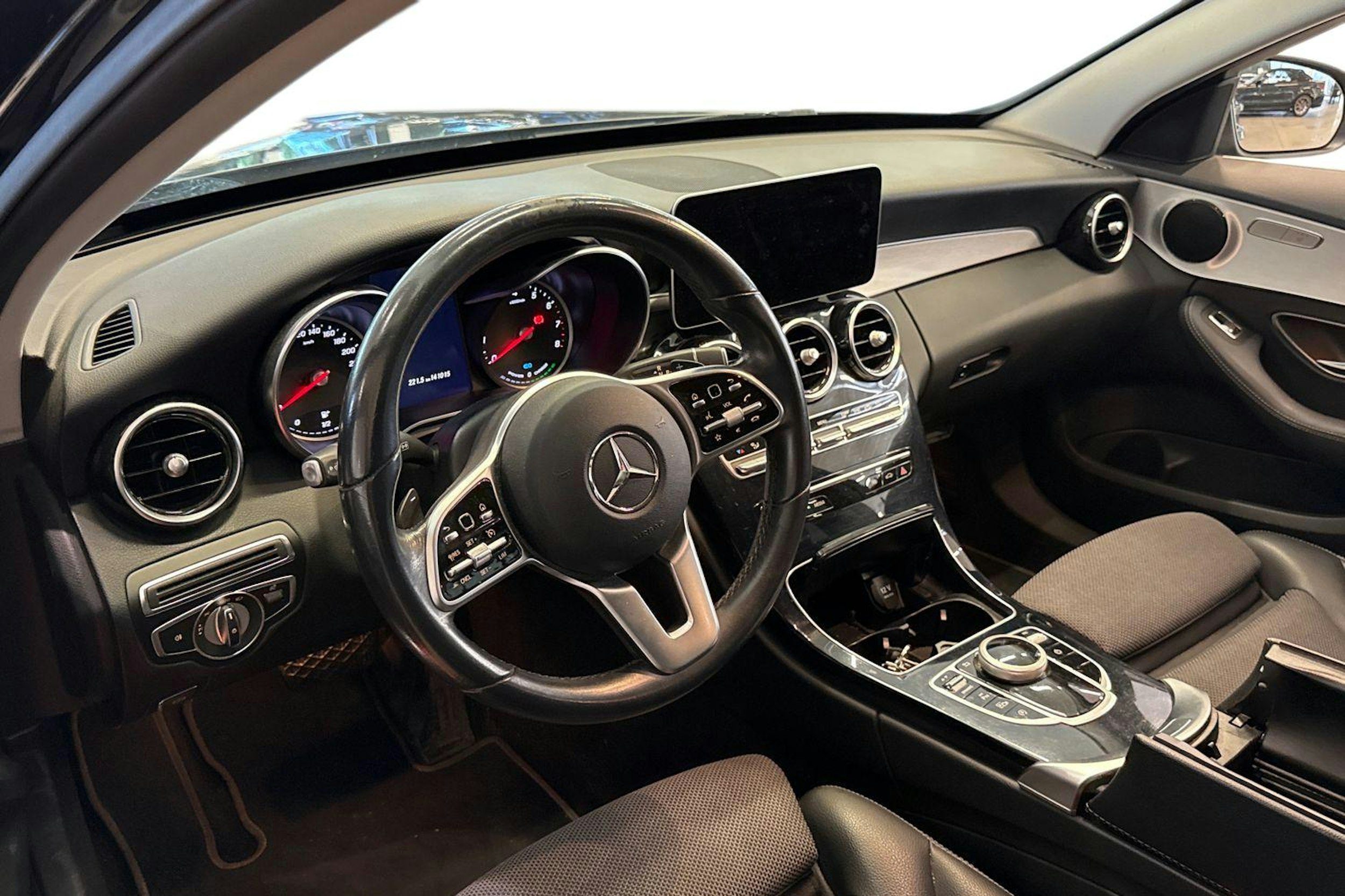 Musta Mercedes-Benz C 2019 kuva 3.
