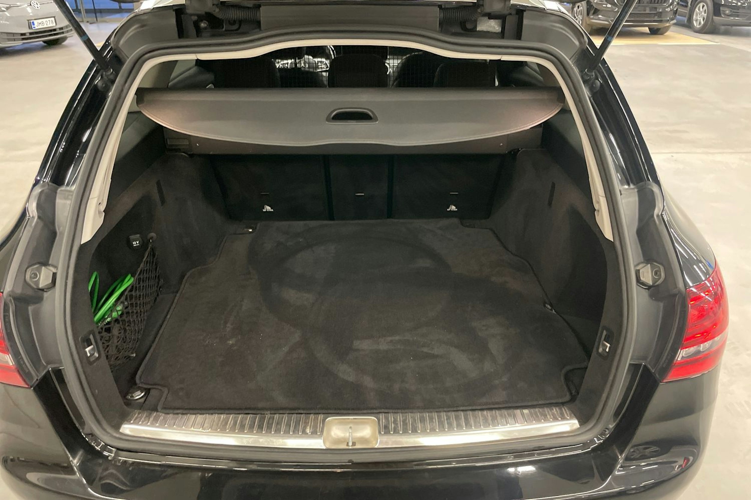 Musta Mercedes-Benz C 2019 kuva 14.