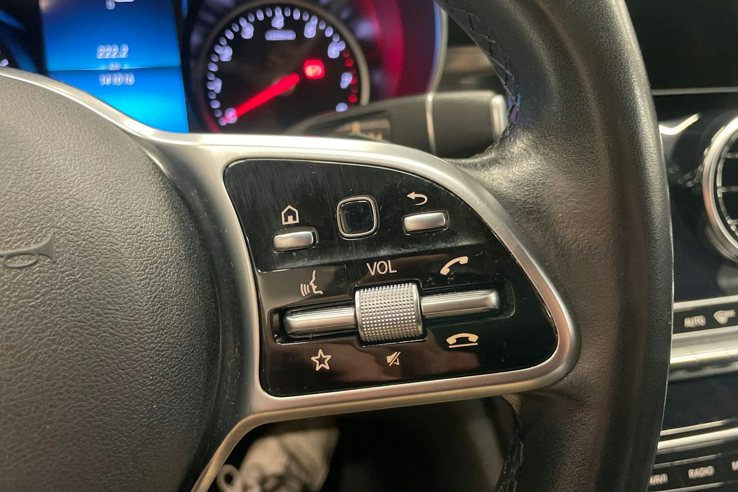 Musta Mercedes-Benz C 2019 kuva 18.