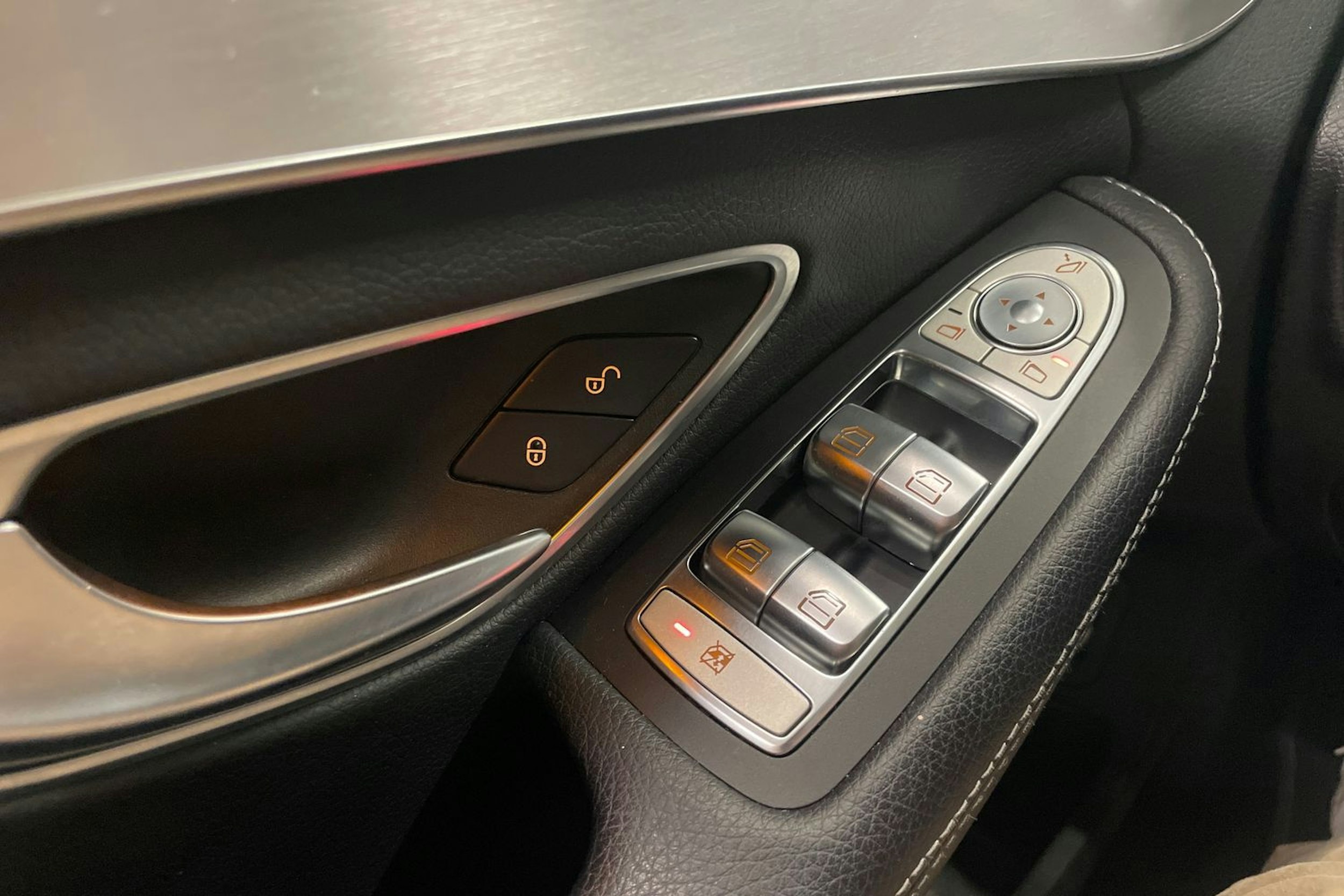 Musta Mercedes-Benz C 2019 kuva 22.