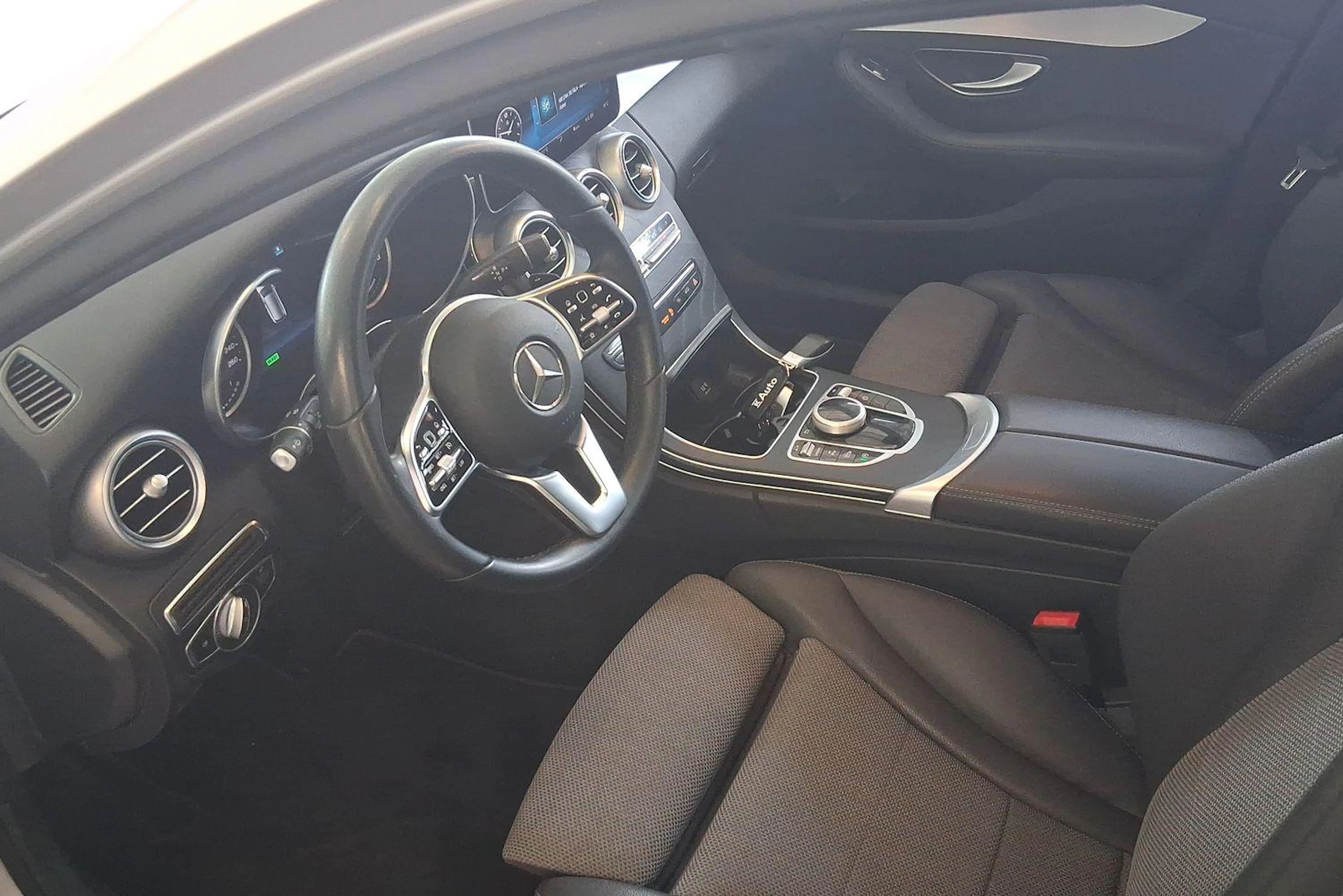 harmaa Mercedes-Benz C 2019 kuva 6.