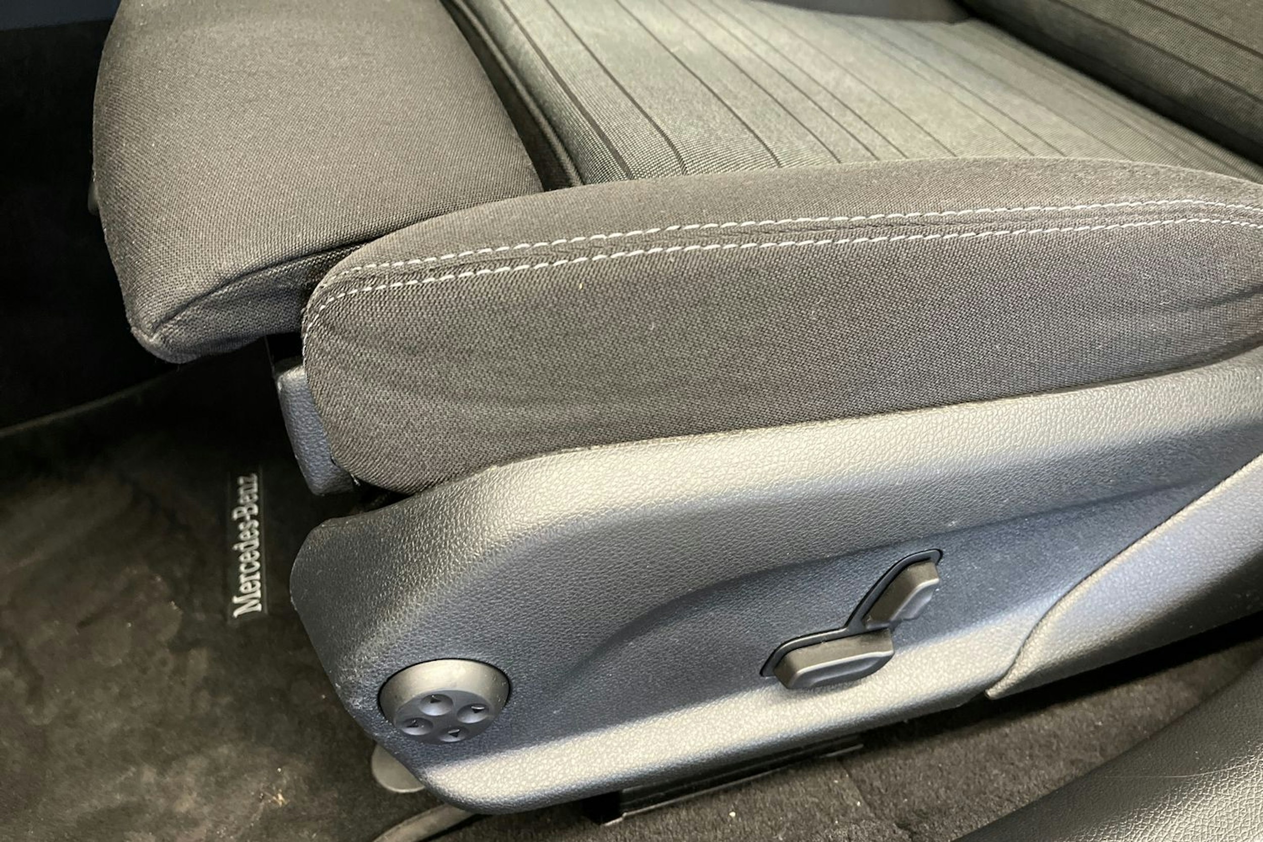 valkoinen Mercedes-Benz C 2019 kuva 15.