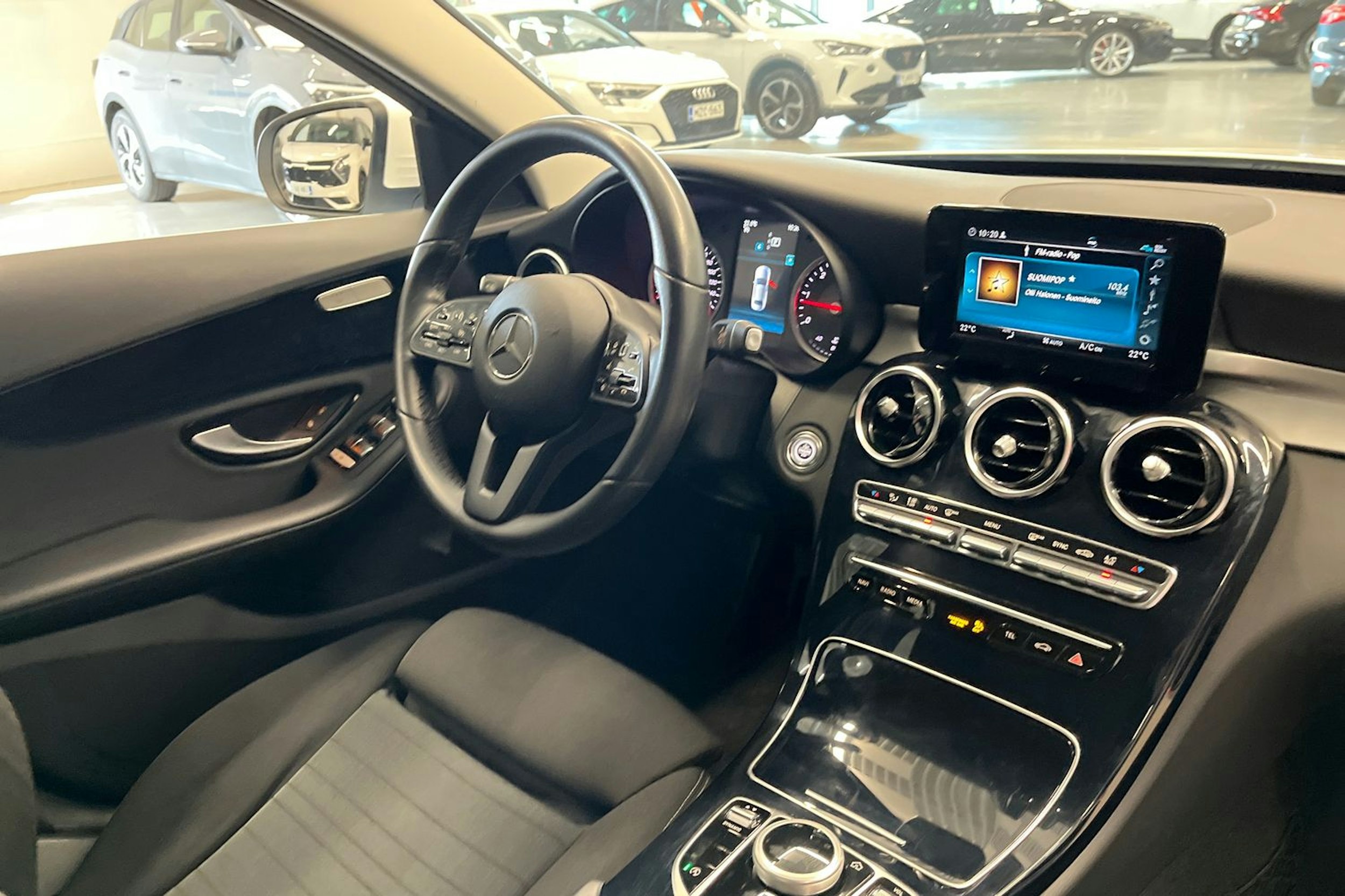 valkoinen Mercedes-Benz C 2019 kuva 17.