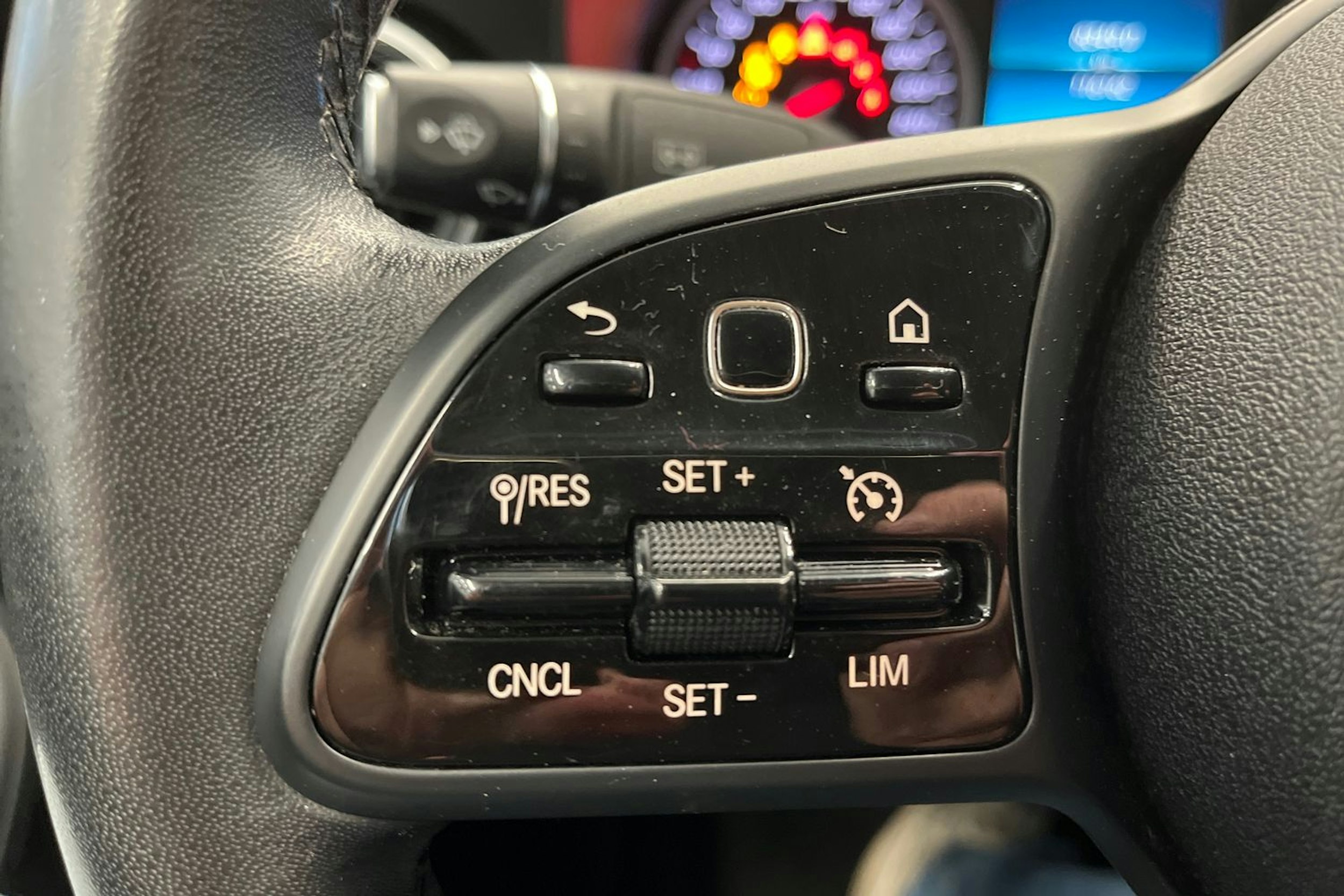valkoinen Mercedes-Benz C 2019 kuva 29.