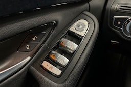 valkoinen Mercedes-Benz C 2019 kuva 31.
