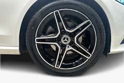 Valkoinen Mercedes-Benz C 2019 kuva 11.