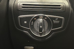 Valkoinen Mercedes-Benz C 2019 kuva 20.