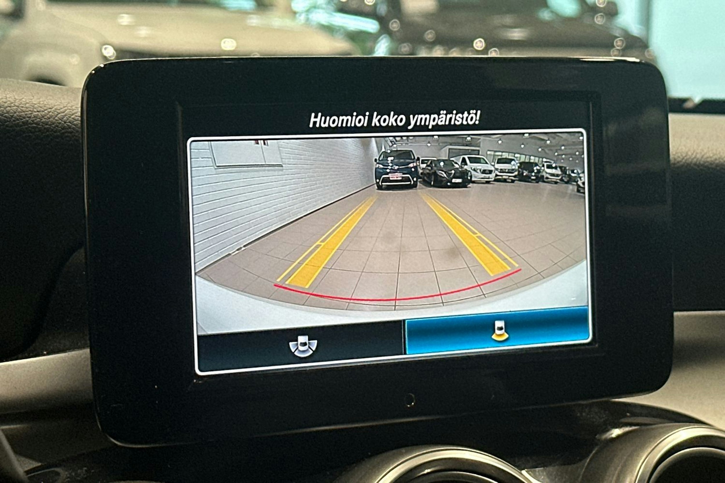 Valkoinen Mercedes-Benz C 2019 kuva 23.