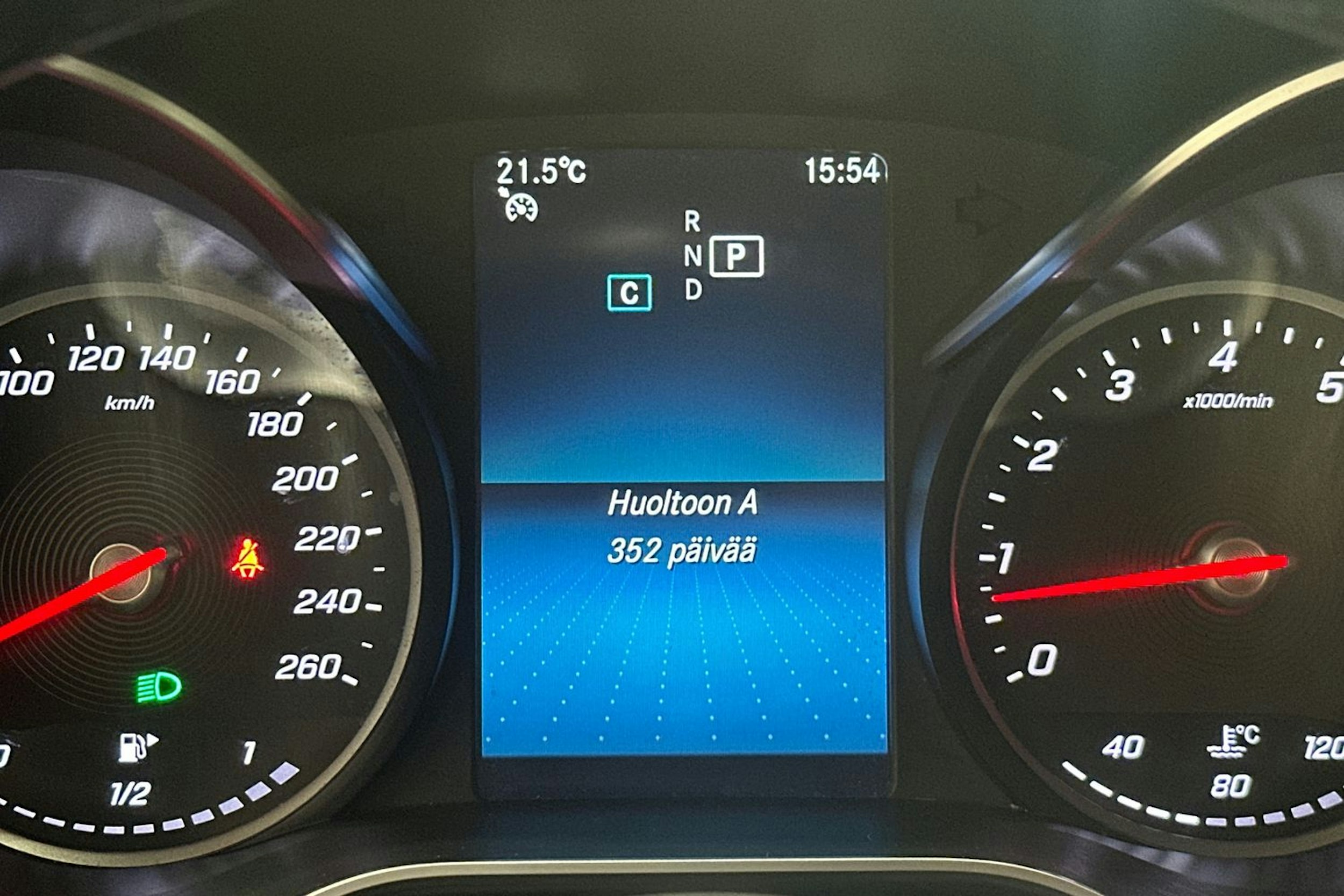 Valkoinen Mercedes-Benz C 2019 kuva 24.