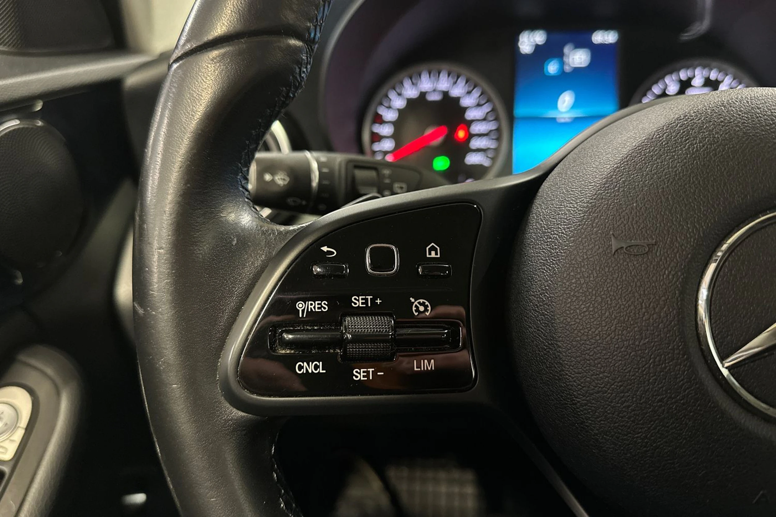harmaa Mercedes-Benz C 2019 kuva 16.