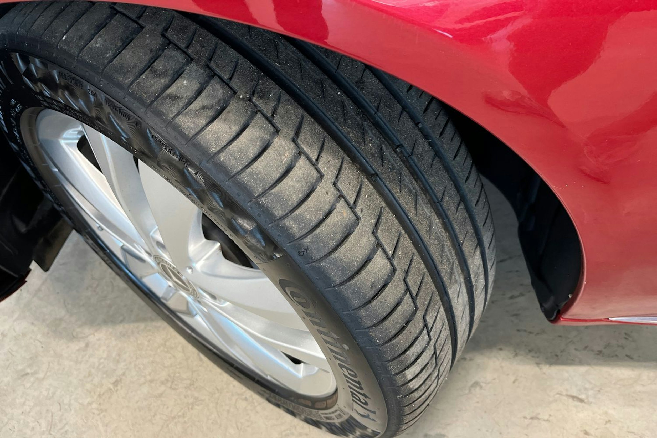 punainen Mercedes-Benz C 2019 kuva 13.