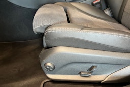 punainen Mercedes-Benz C 2019 kuva 15.