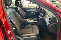 punainen Mercedes-Benz C 2019 kuva 16.