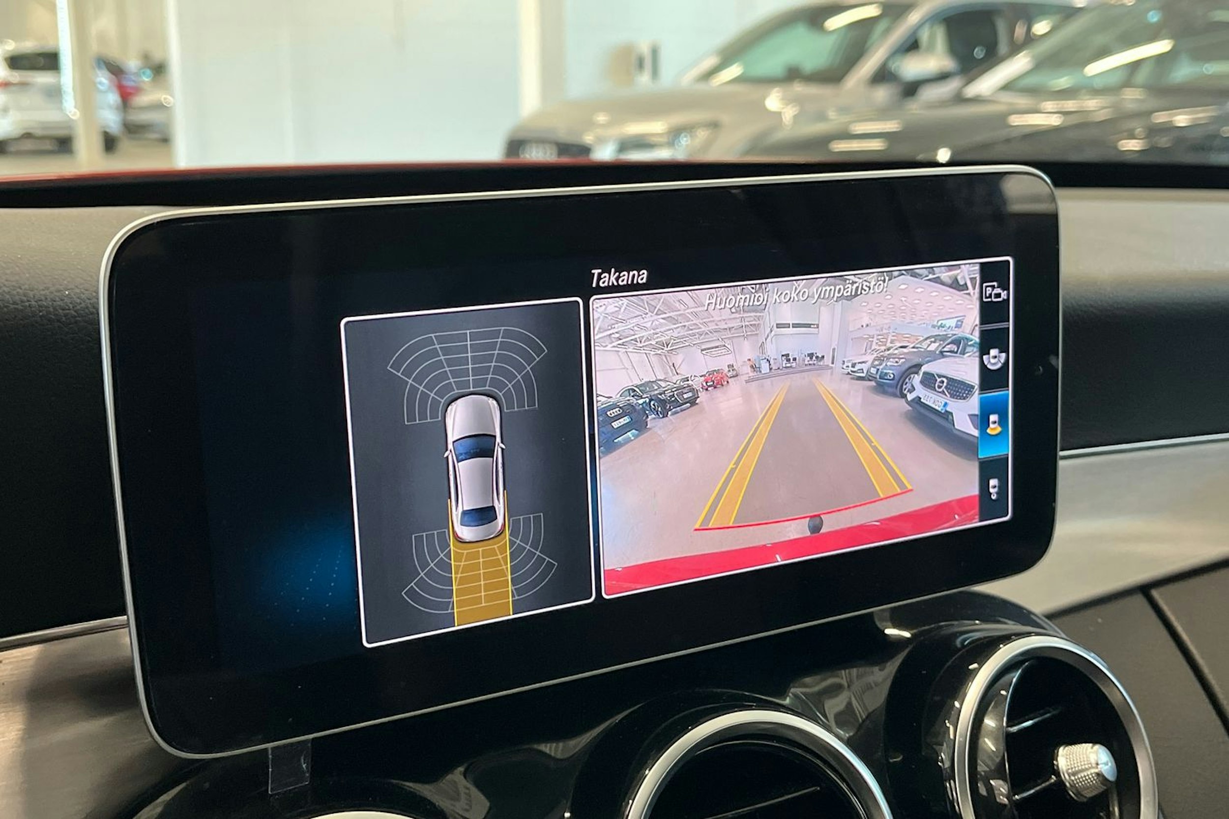 punainen Mercedes-Benz C 2019 kuva 19.
