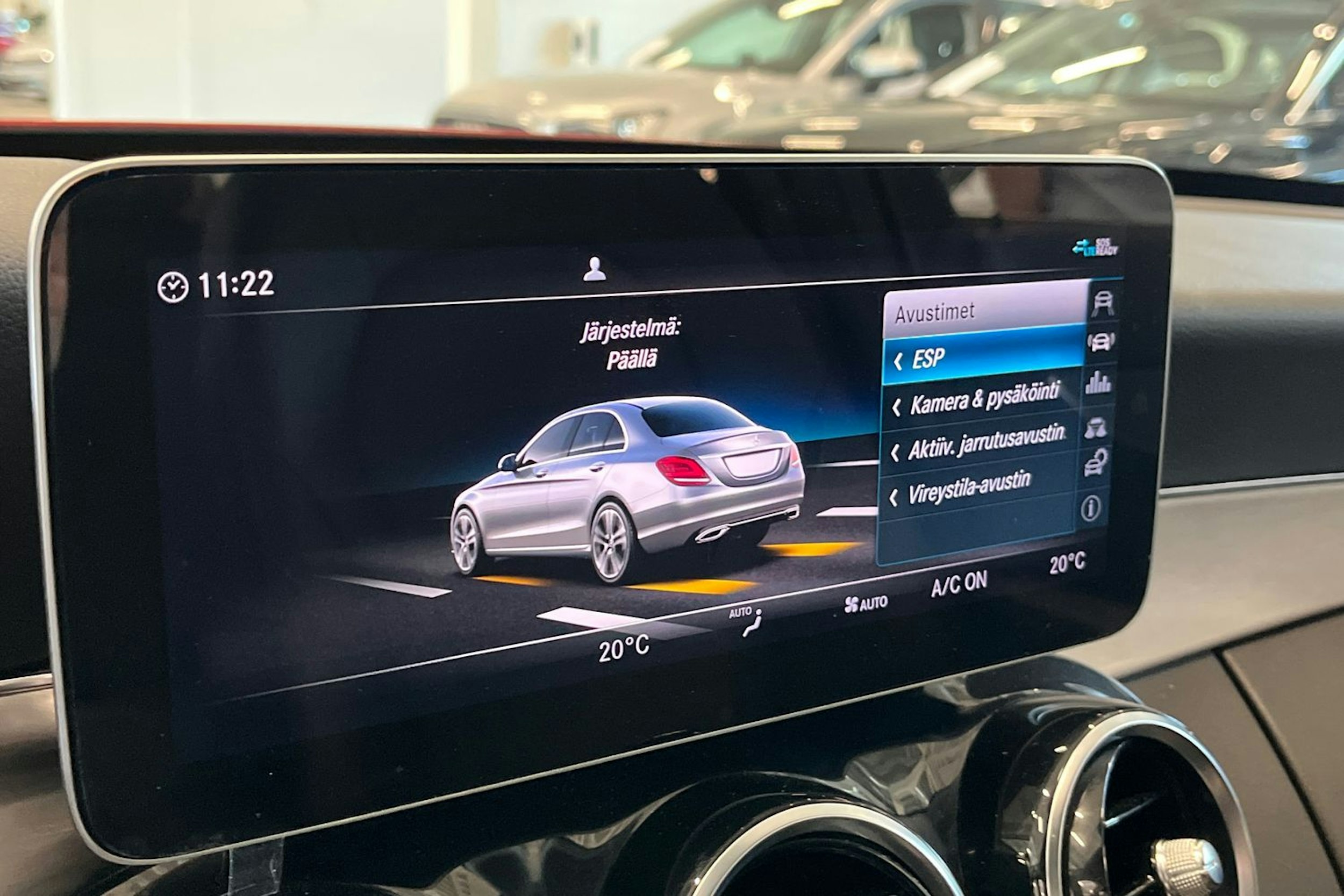punainen Mercedes-Benz C 2019 kuva 25.