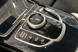 punainen Mercedes-Benz C 2019 kuva 27.