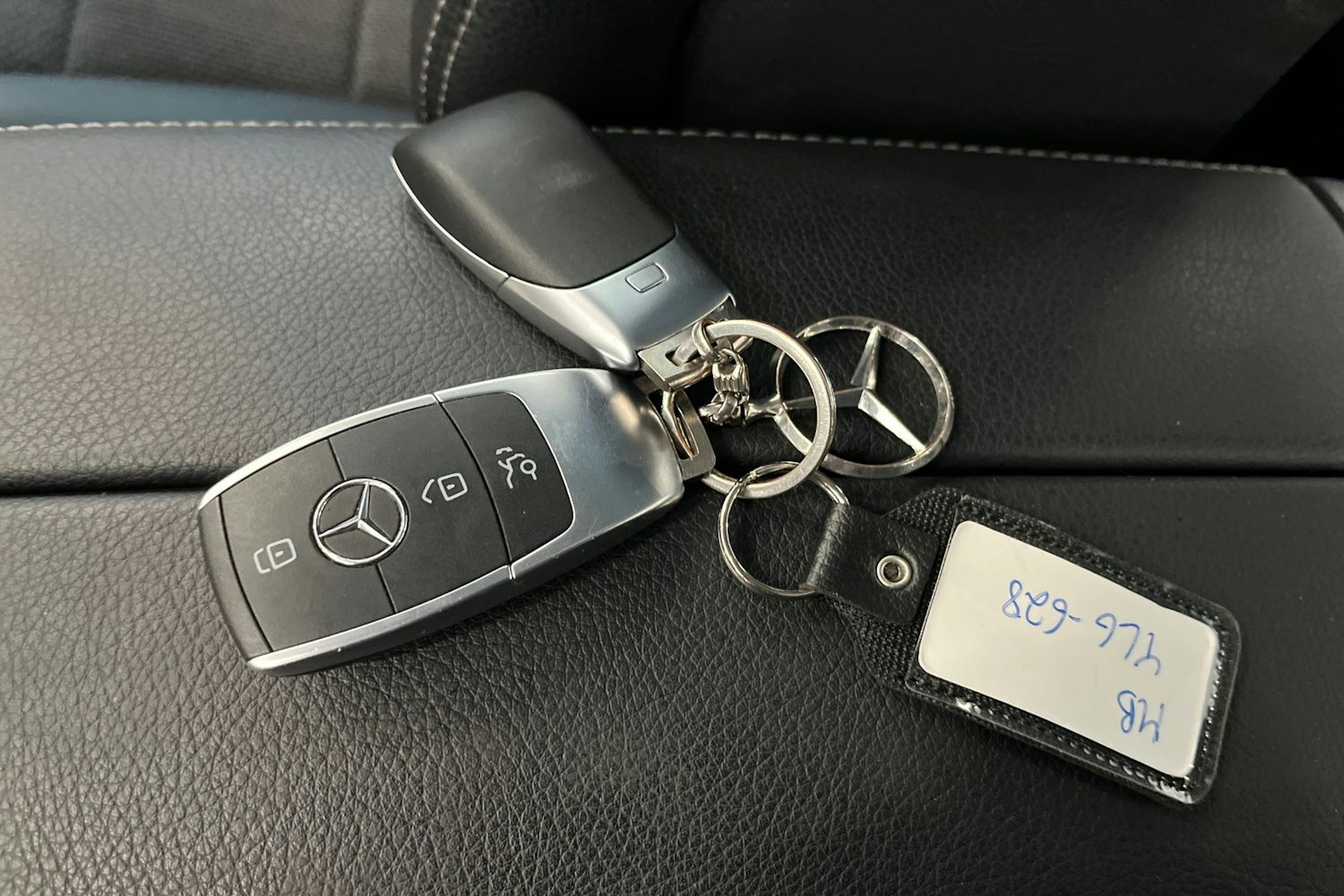 punainen Mercedes-Benz C 2019 kuva 28.