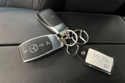 punainen Mercedes-Benz C 2019 kuva 28.