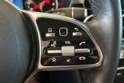 punainen Mercedes-Benz C 2019 kuva 30.
