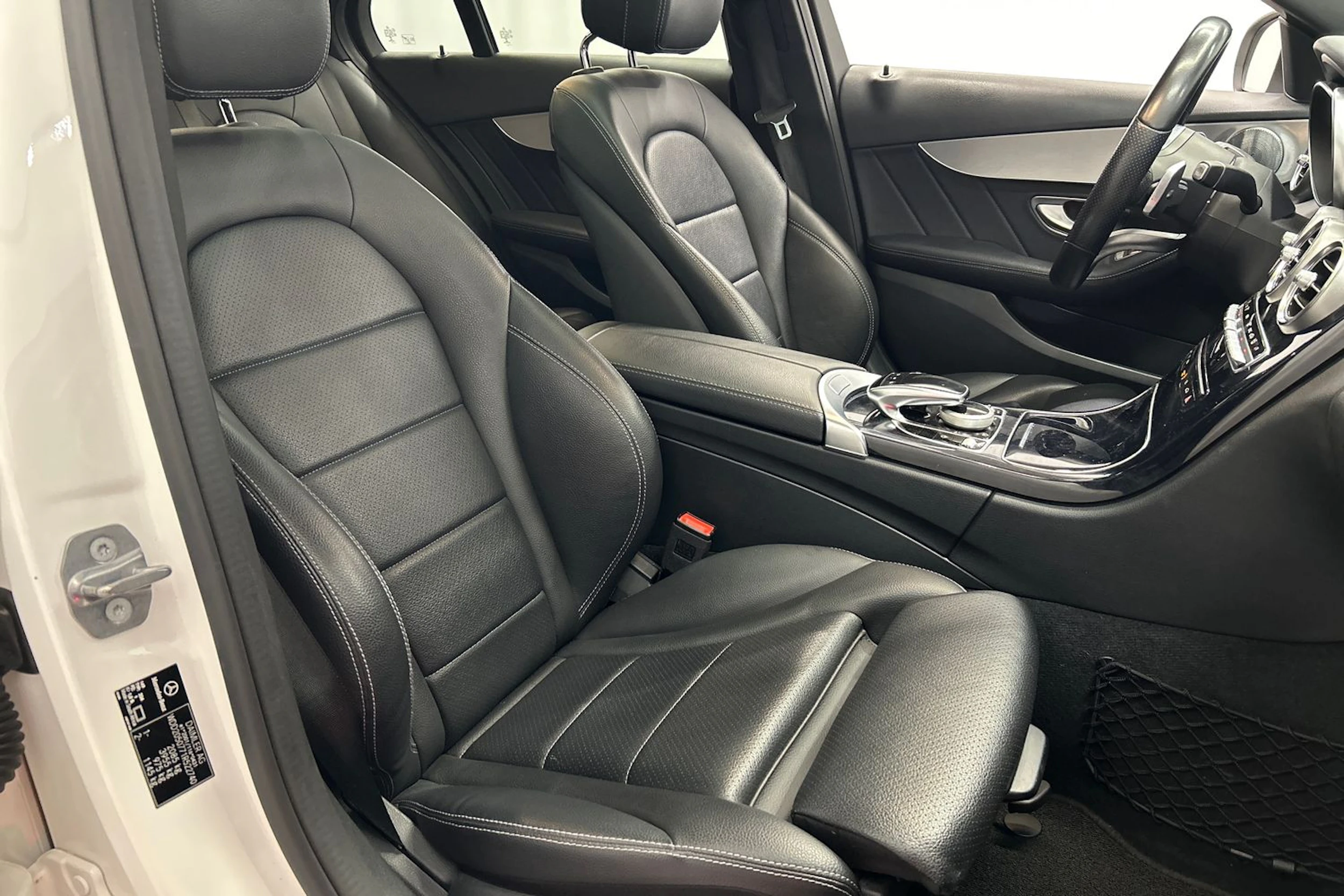 valkoinen Mercedes-Benz C 2020 kuva 11.