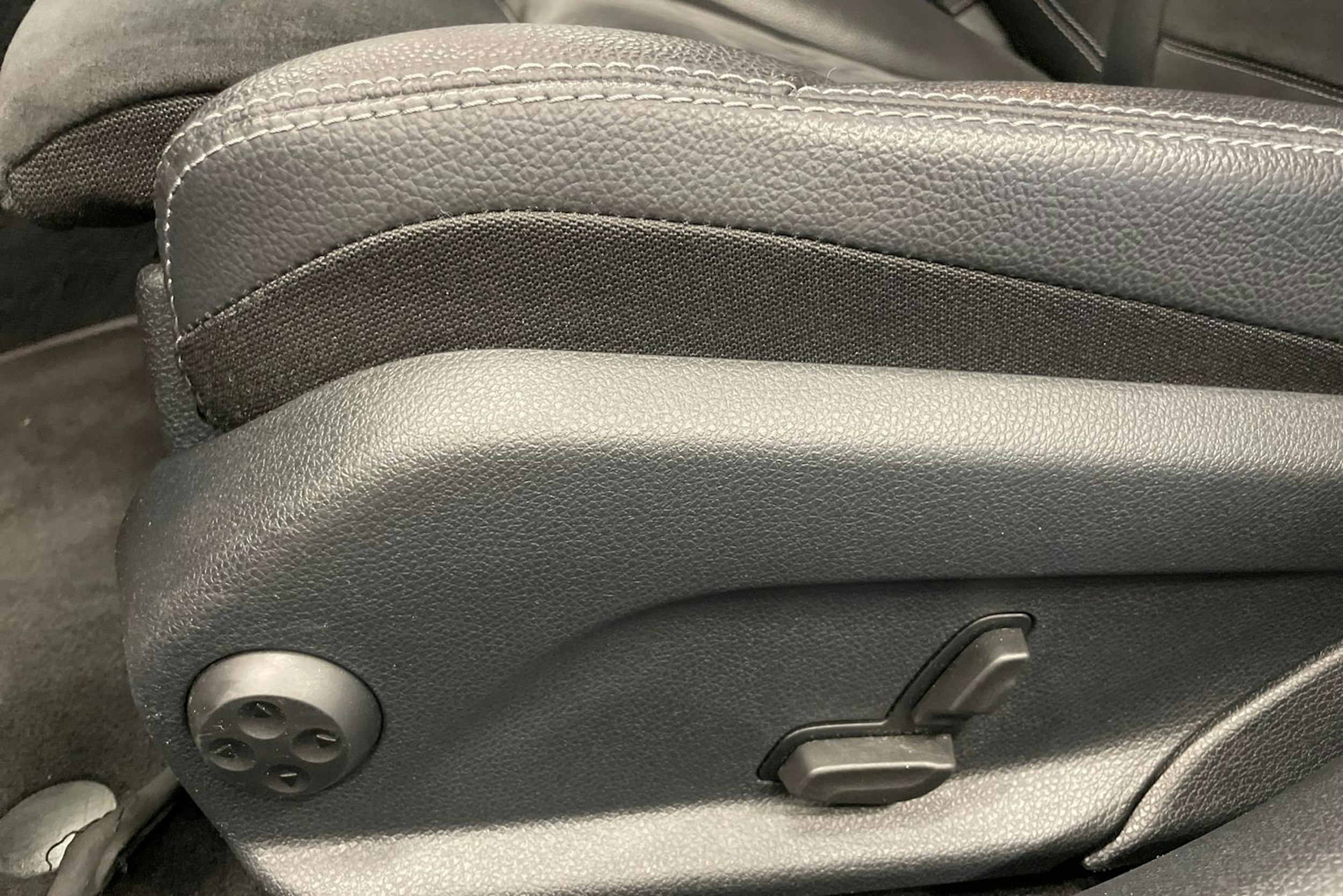 musta Mercedes-Benz C 2020 kuva 21.