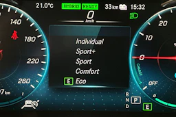 harmaa Mercedes-Benz C 2020 kuva 29.