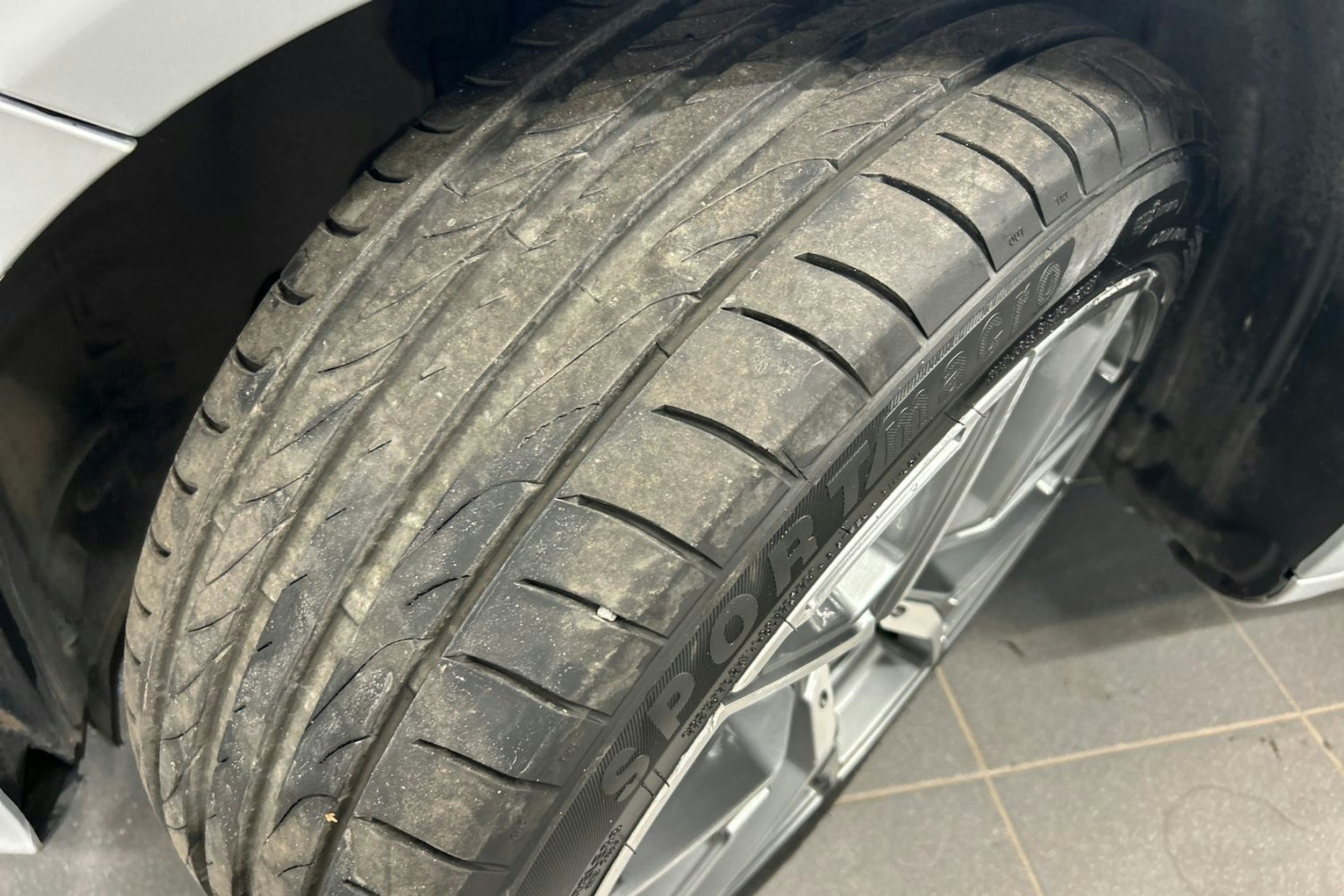 harmaa Mercedes-Benz C 2020 kuva 13.