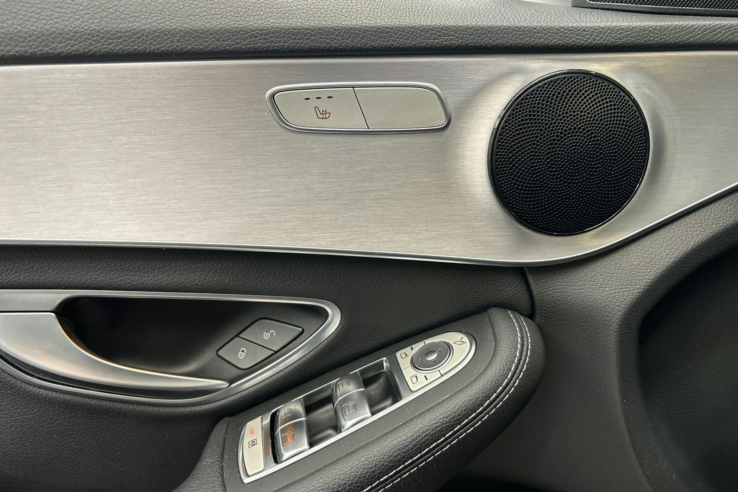 harmaa Mercedes-Benz C 2020 kuva 17.
