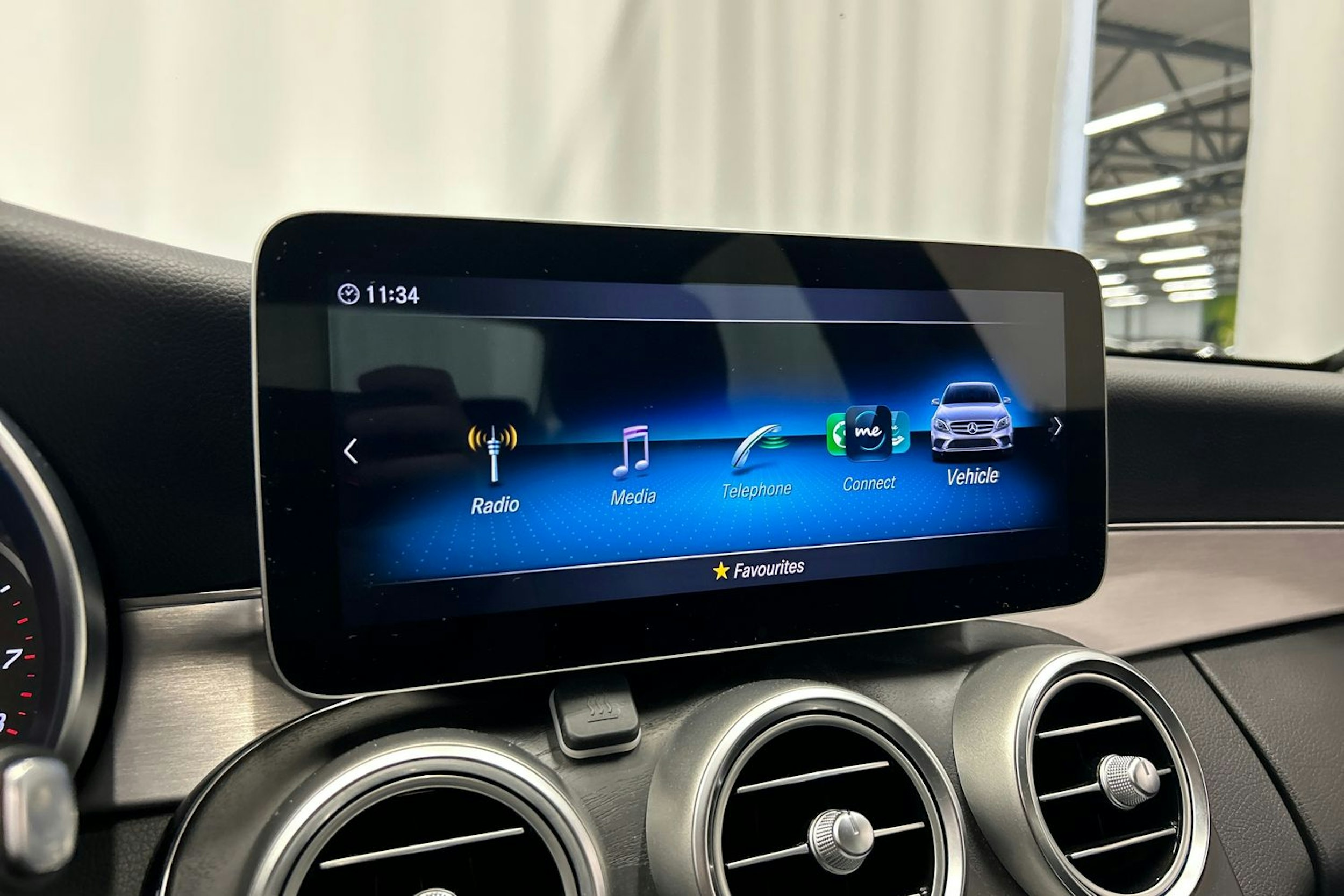 harmaa Mercedes-Benz C 2020 kuva 22.