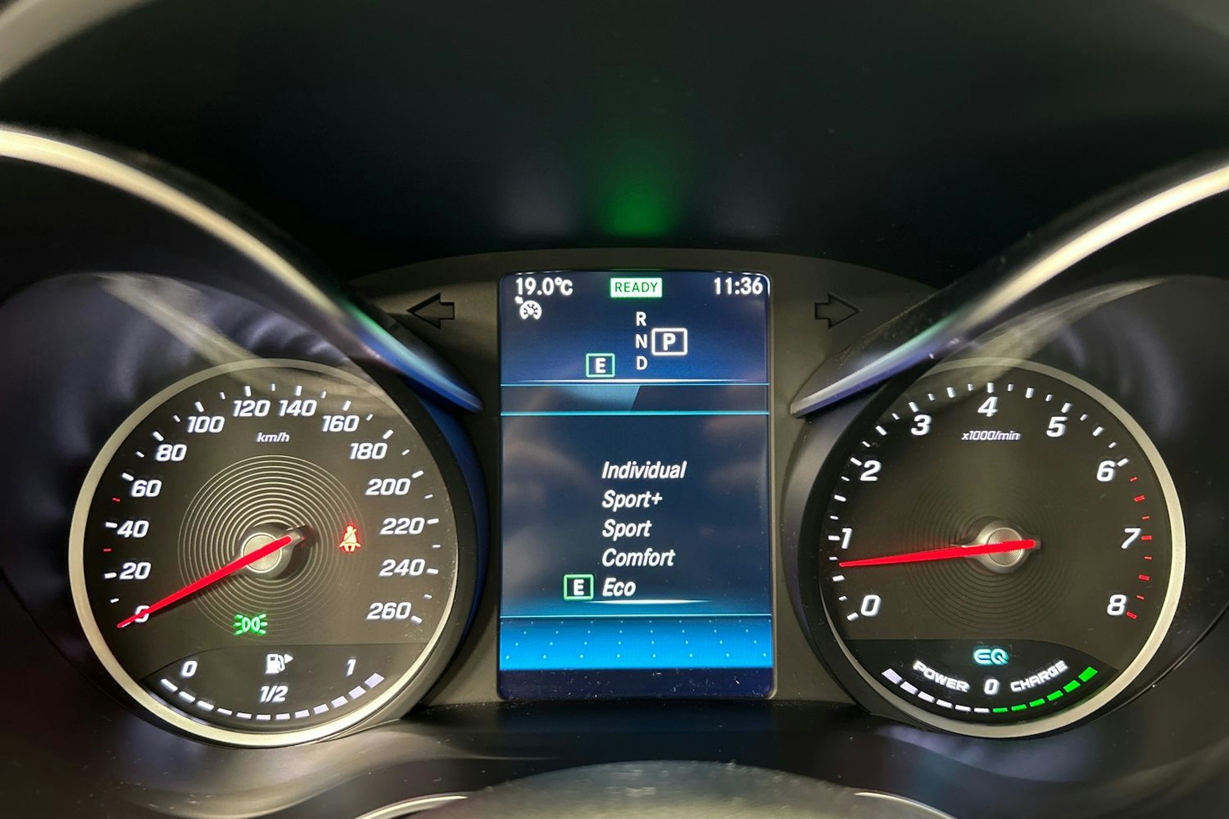 harmaa Mercedes-Benz C 2020 kuva 24.