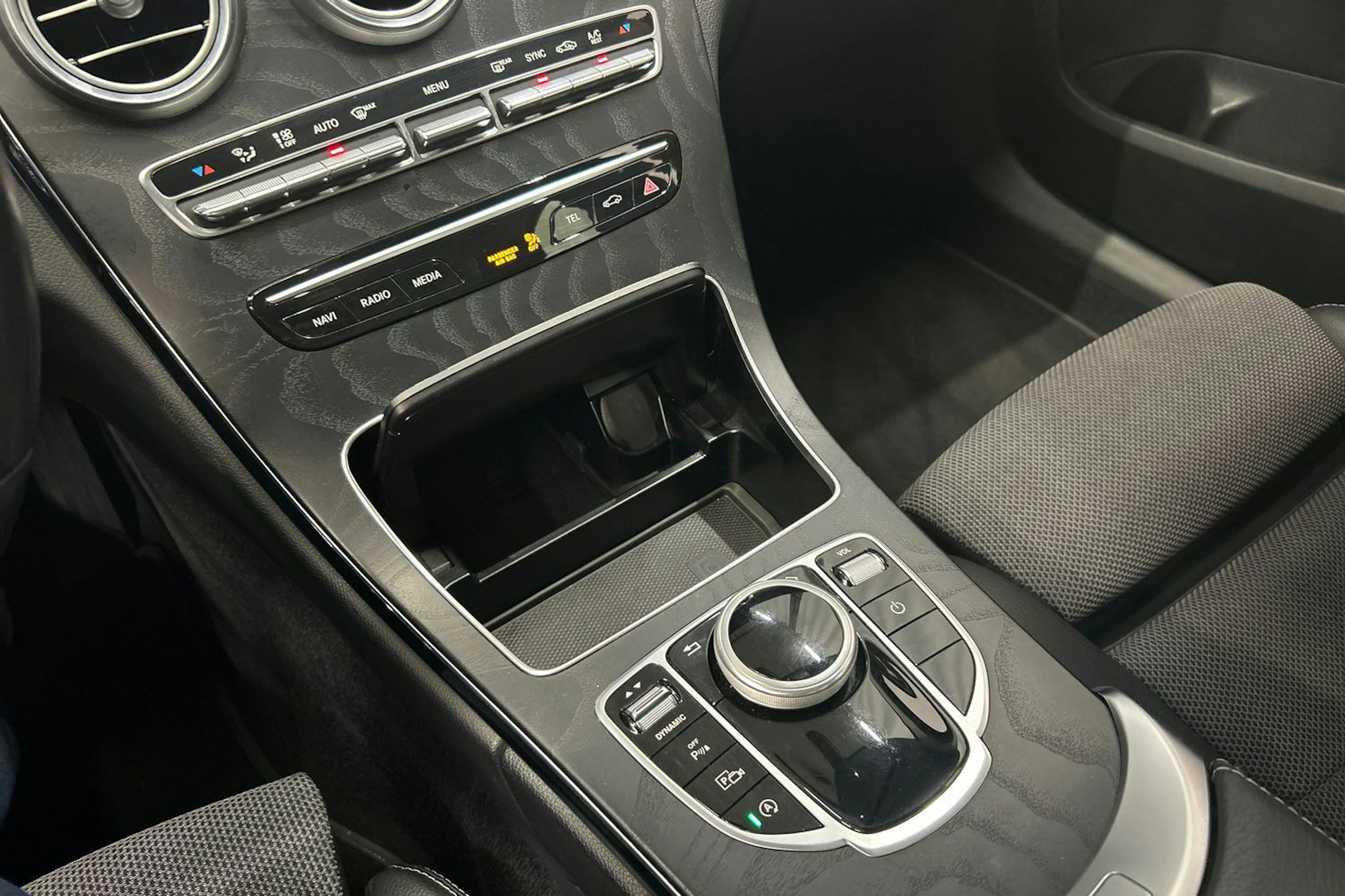 harmaa Mercedes-Benz C 2020 kuva 25.