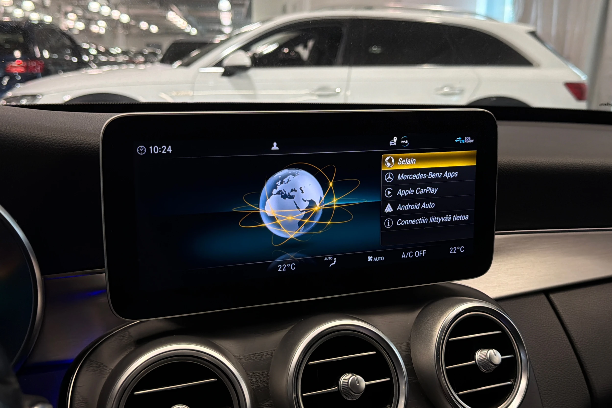 Harmaa Mercedes-Benz C 2020 kuva 24.